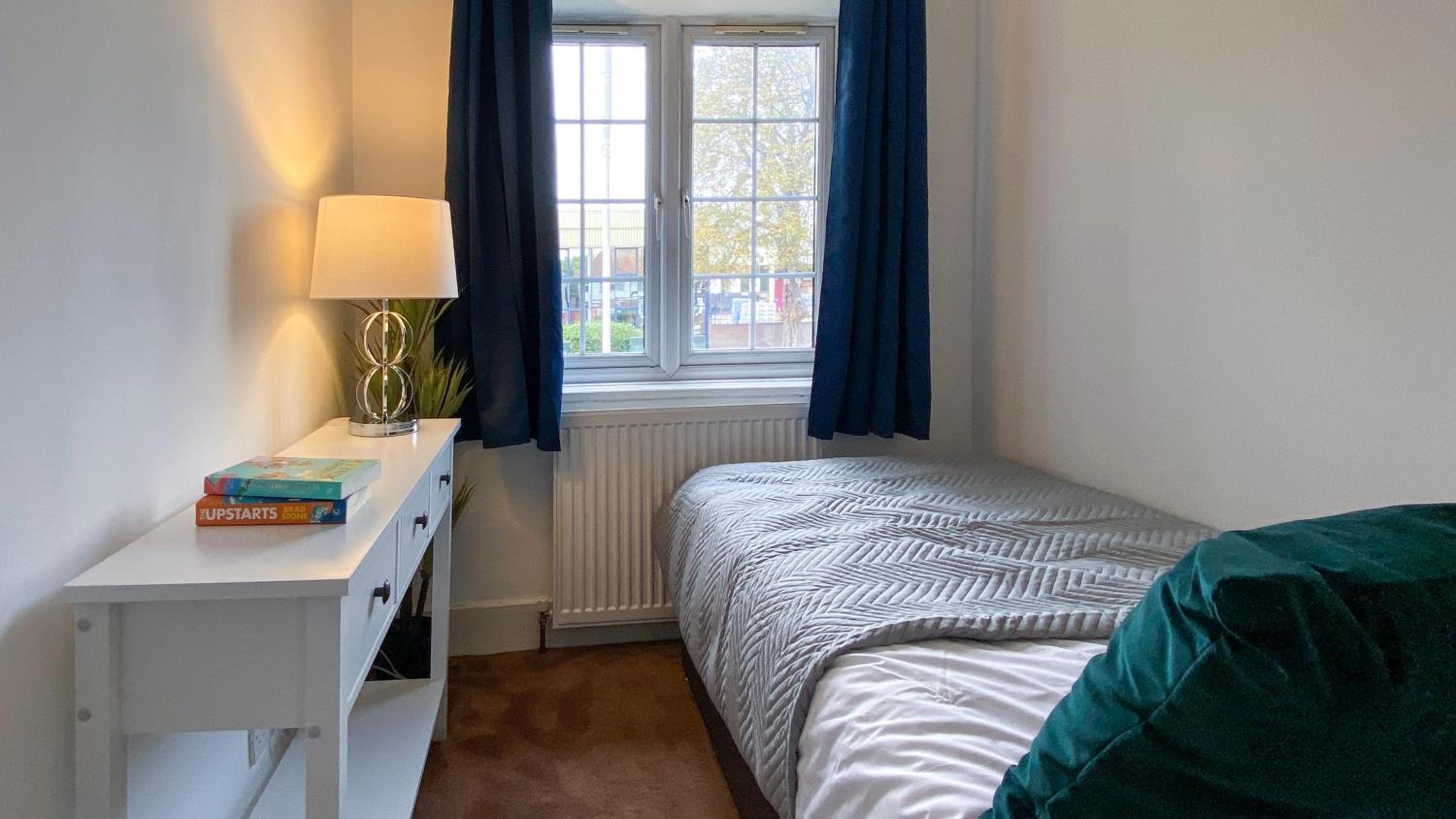 Single Room with Shared Bathroom photo 1