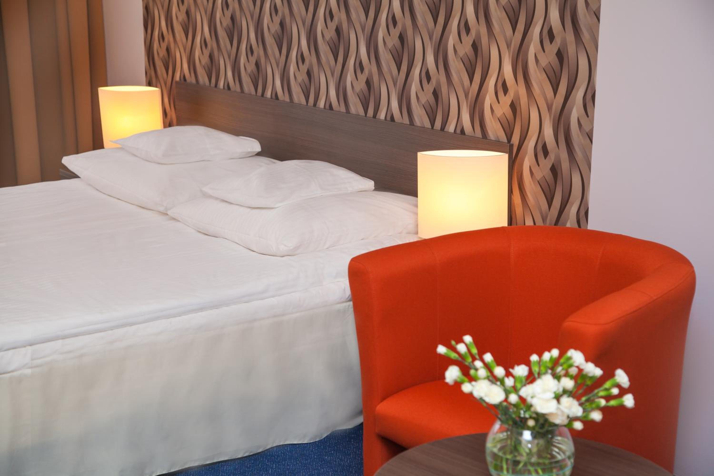 Superior Double Room with Sofa - Photo 13