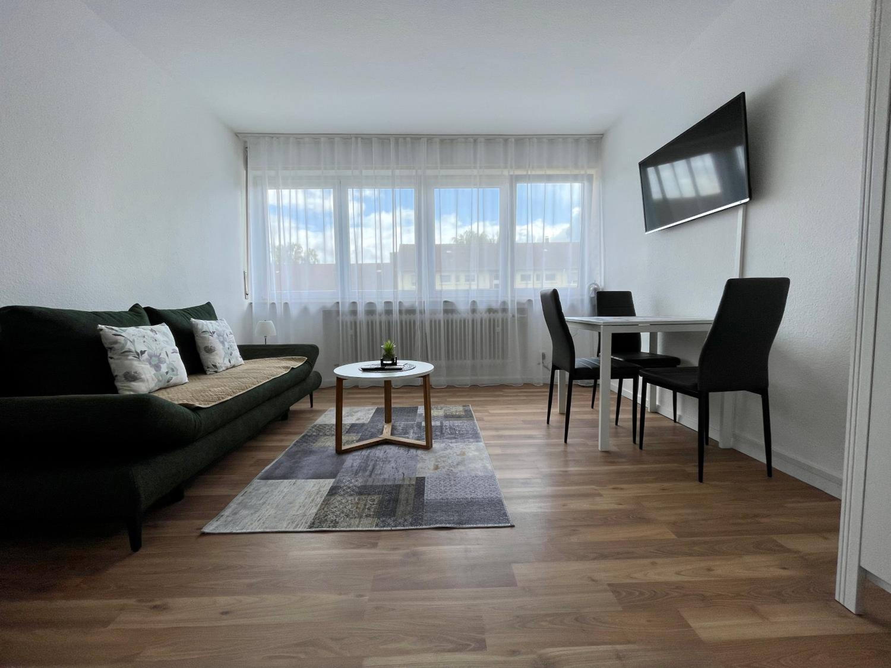 One-Bedroom Apartment photo 1