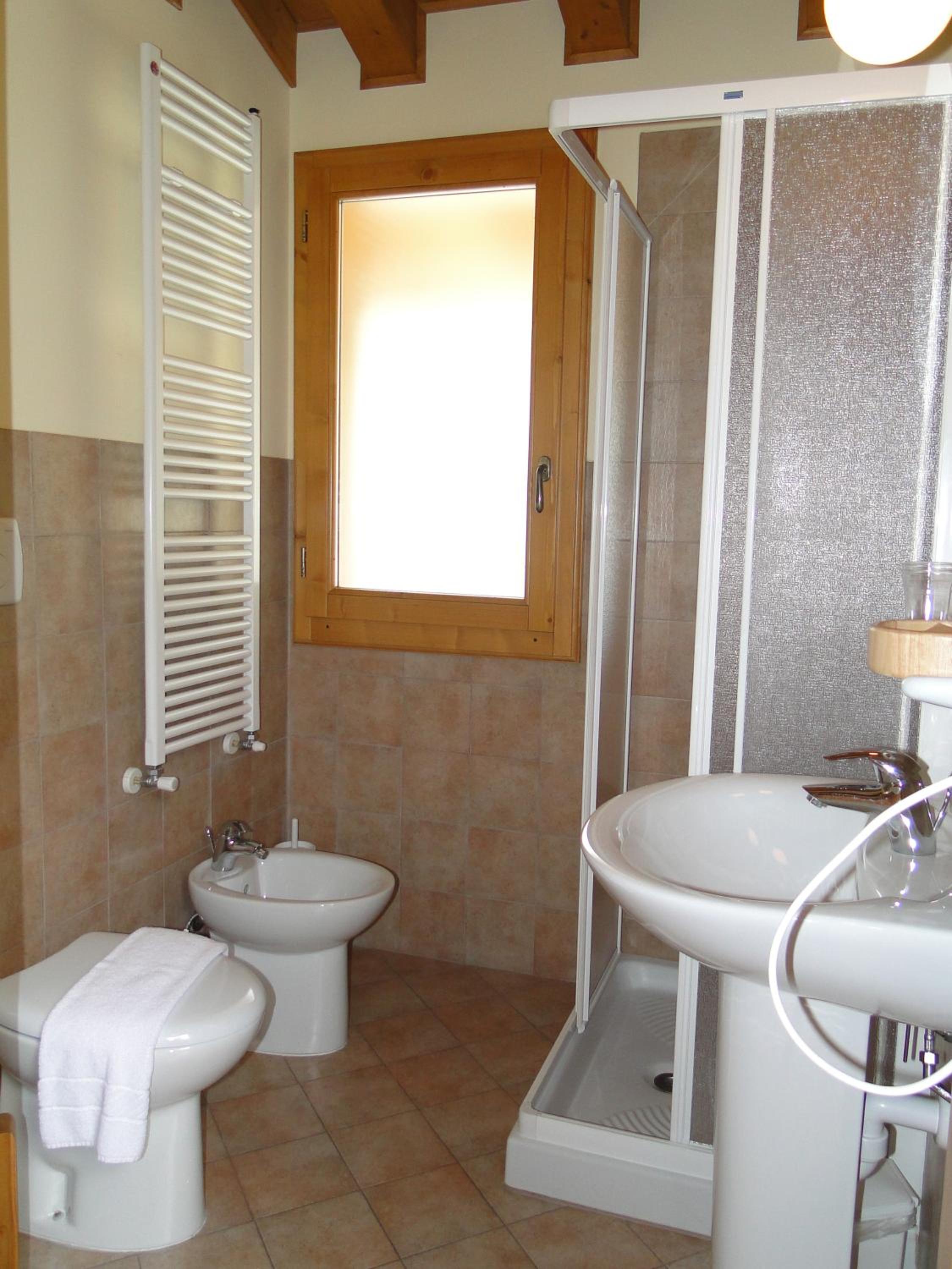 Classic Double or Twin Room - Photo 9
