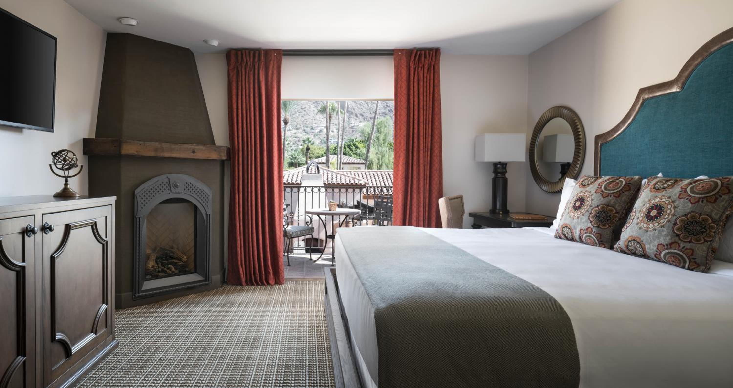 Corner Suite with Terrace and View - Photo 2