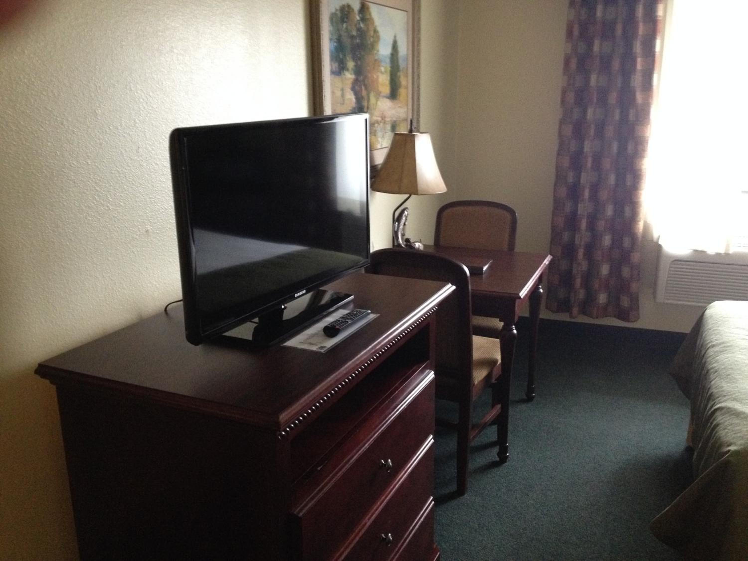 King Room - Non-Smoking - Photo 5
