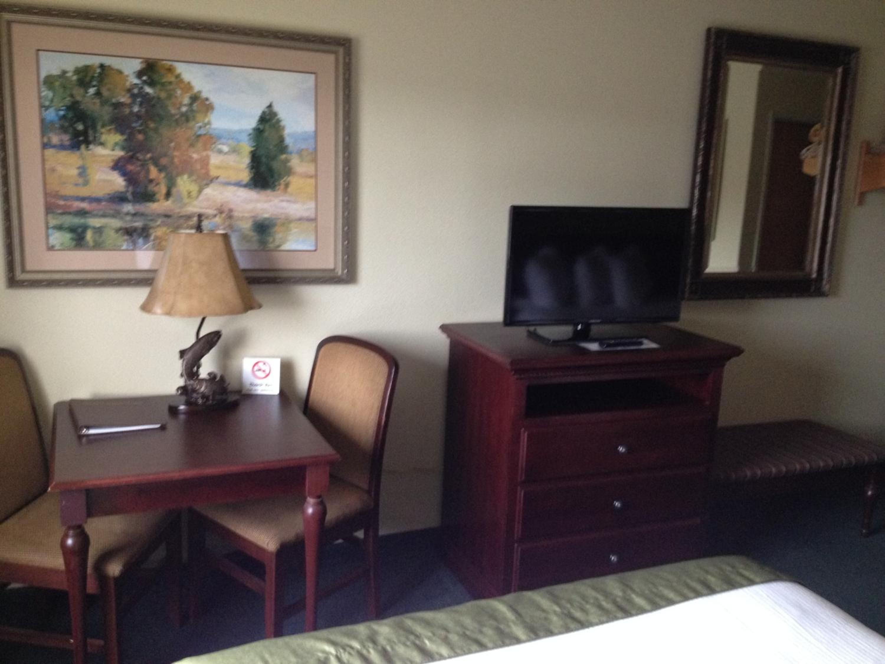 King Room - Non-Smoking - Photo 3