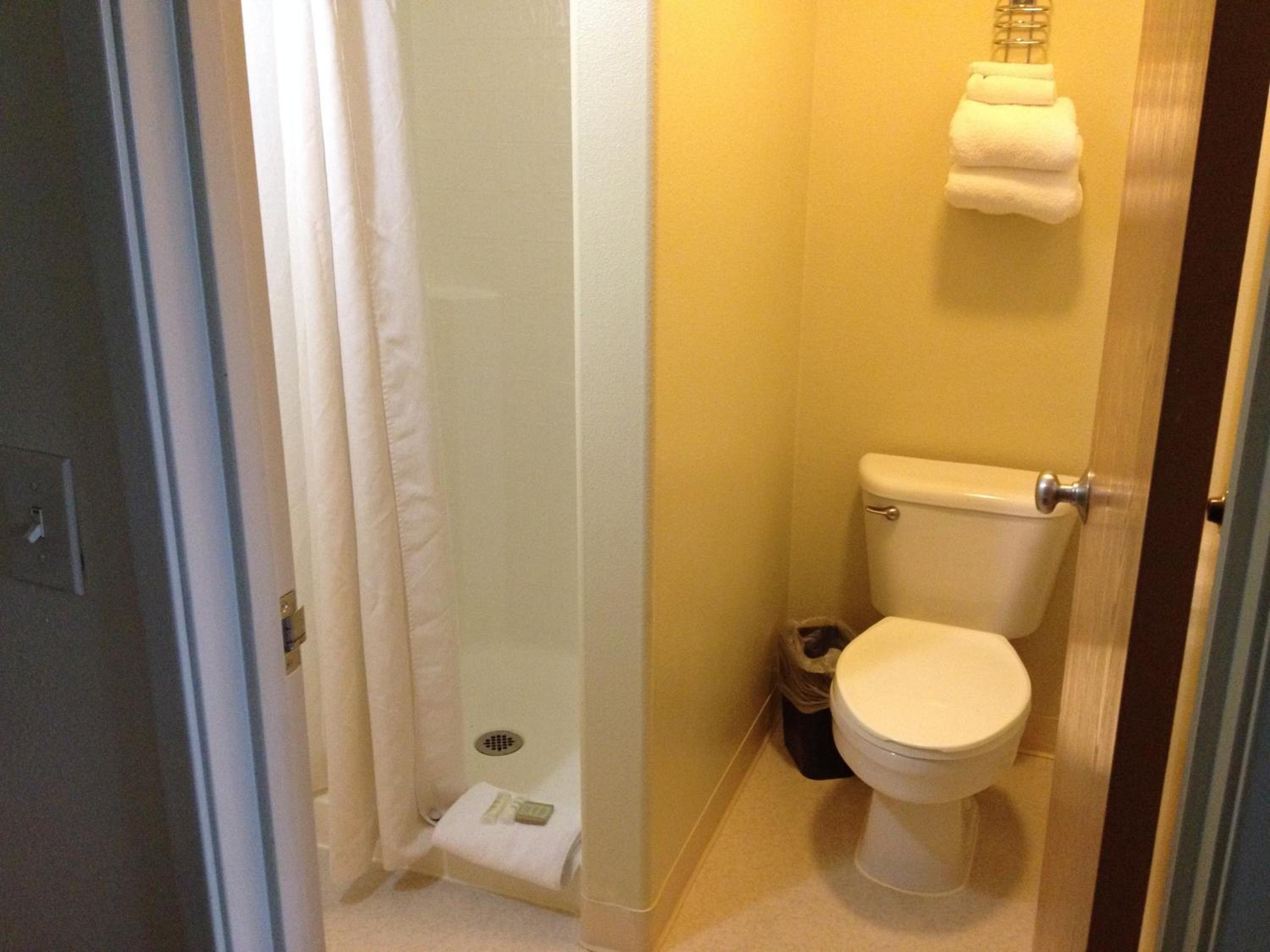 King Room - Non-Smoking - Photo 2