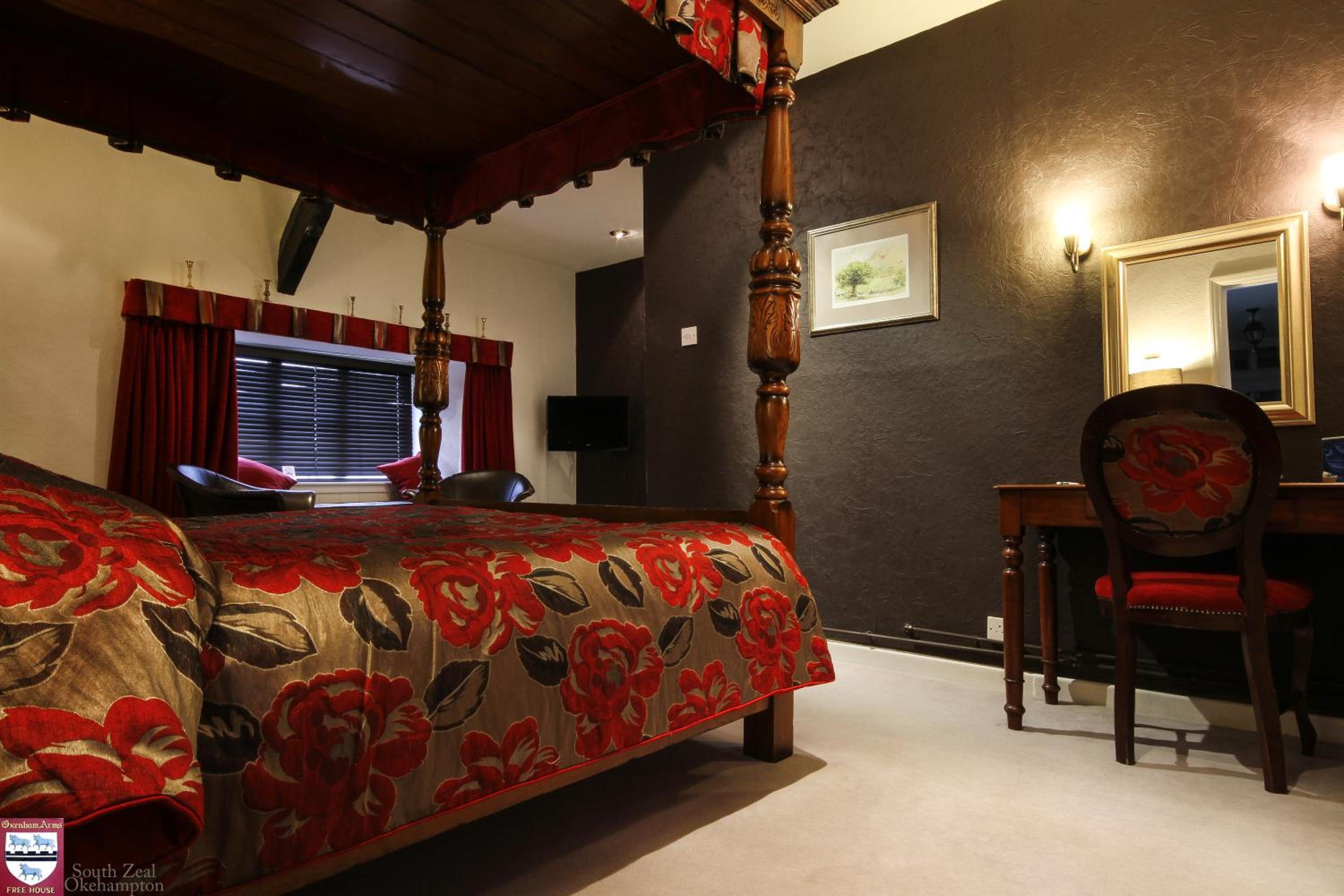 Luxury Double Room with Four Poster Bed & View