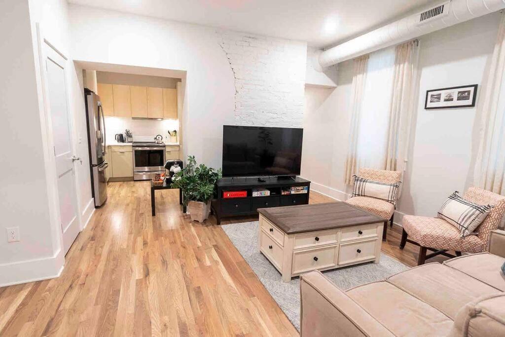 One-Bedroom Apartment photo 3