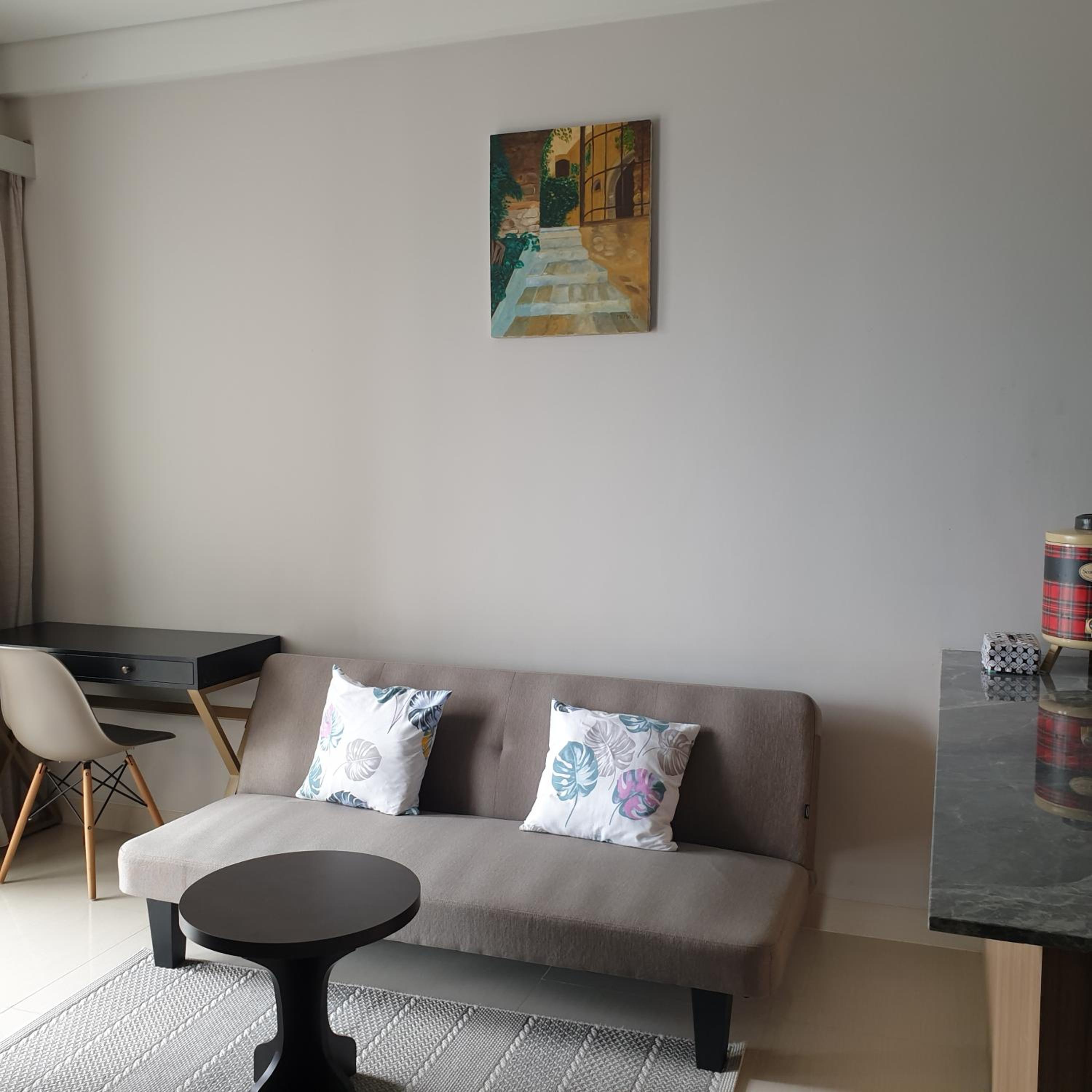 Apartment with City View - Photo 6