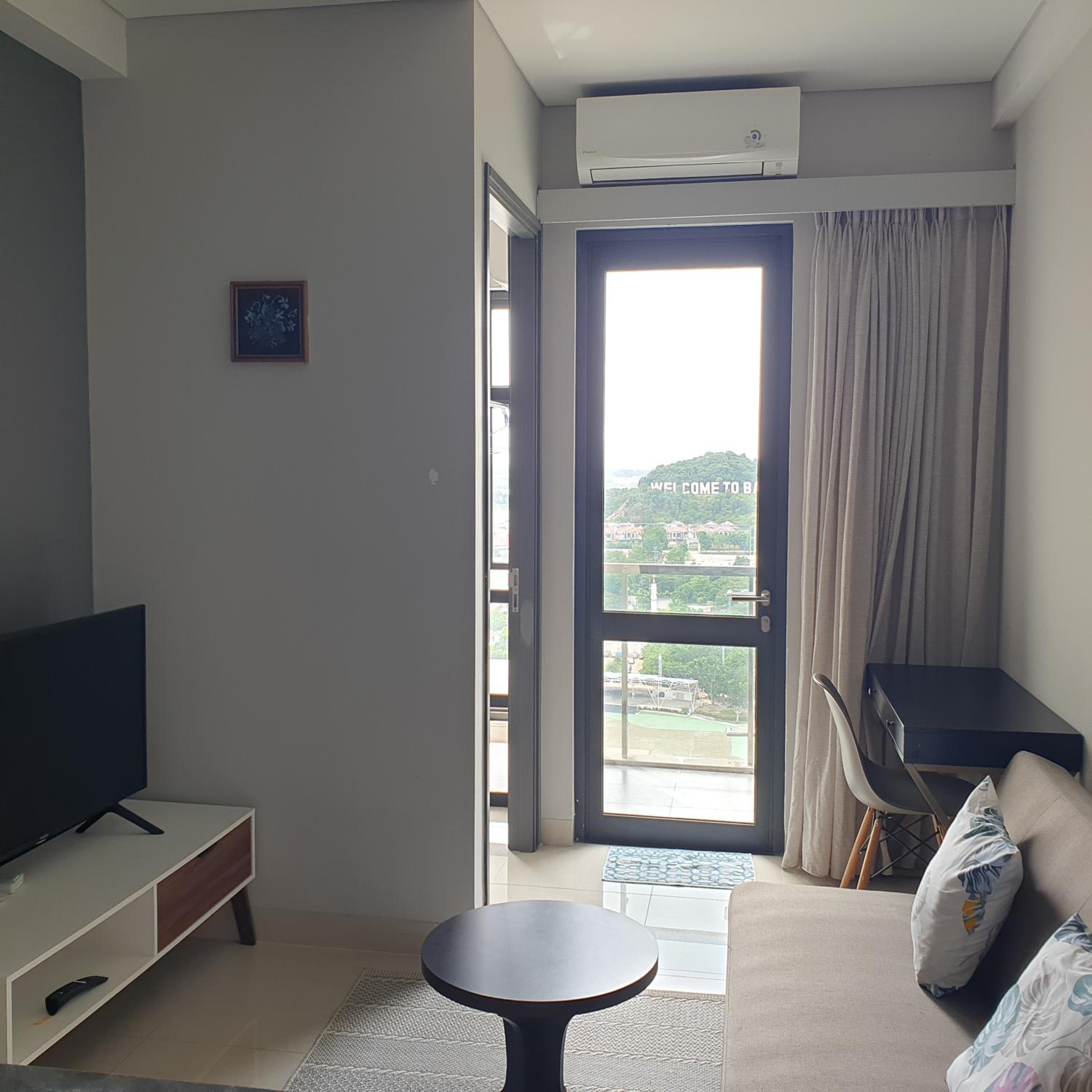 Apartment with City View - Photo 5