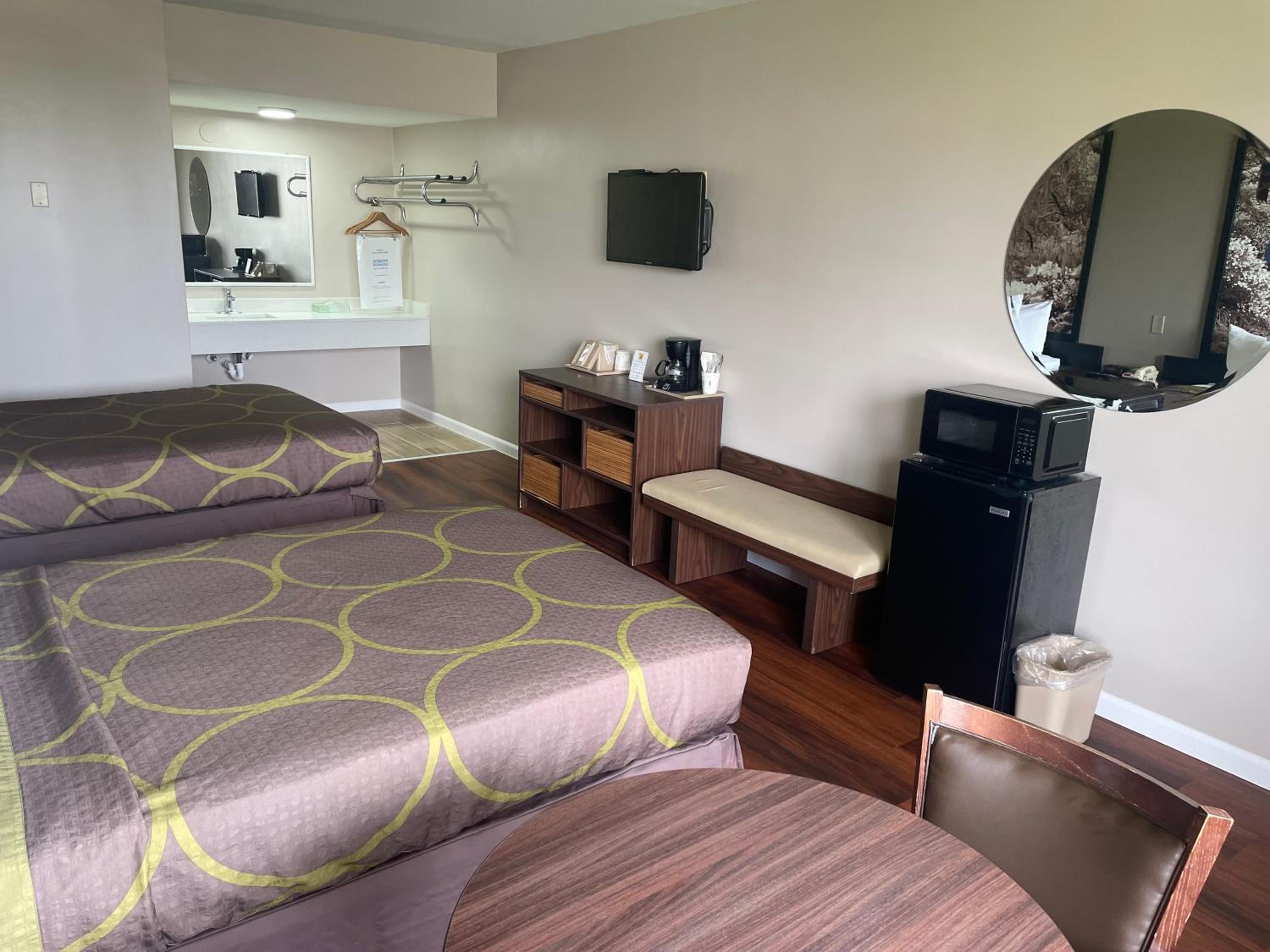 Double Room with Two Double Beds - Non-Smoking - Photo 7