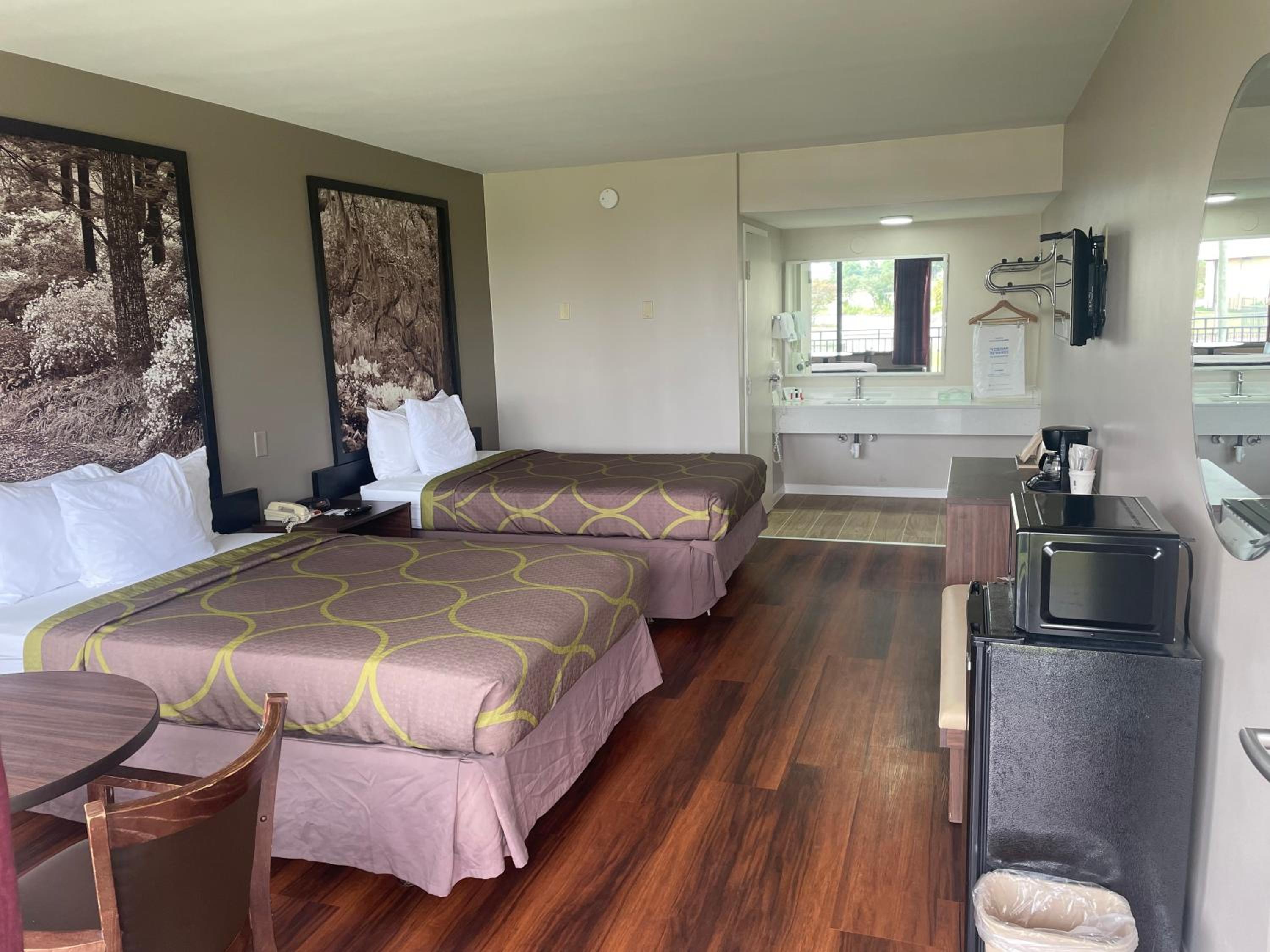 Double Room with Two Double Beds - Non-Smoking - Photo 8