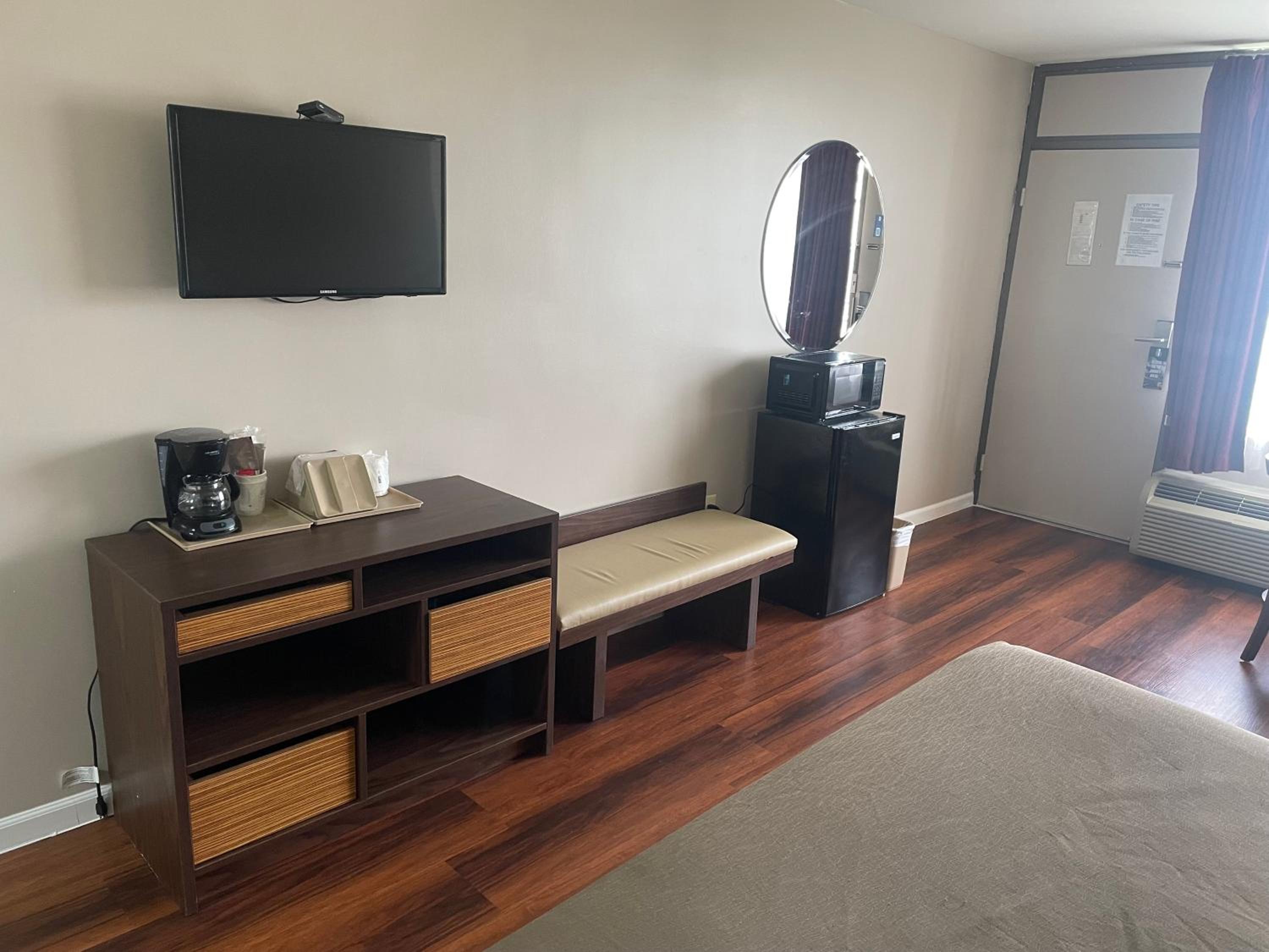 King Room - Mobility Access/Non-Smoking - Photo 8