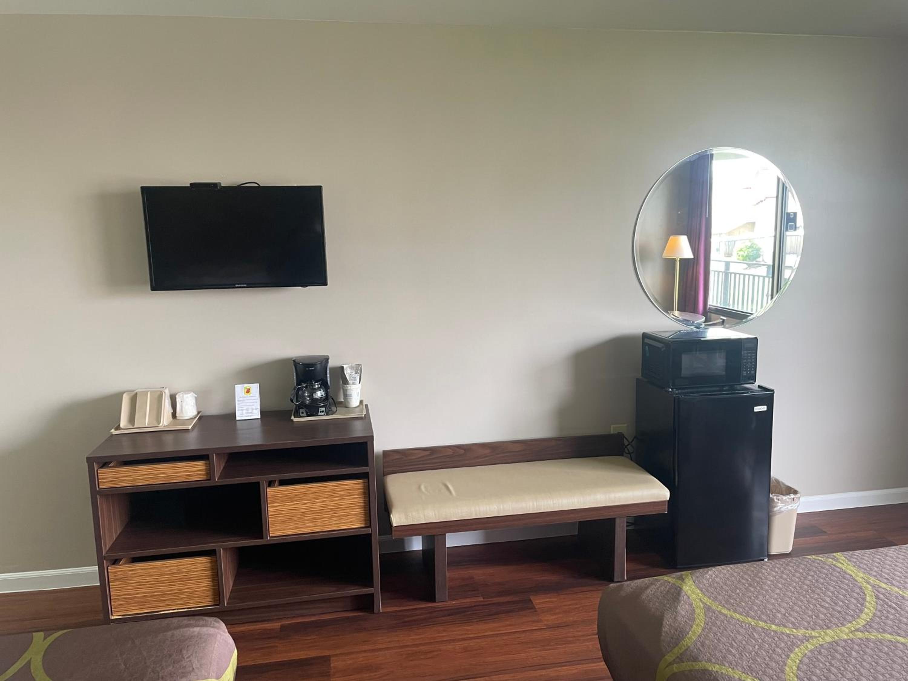 Double Room with Two Double Beds - Non-Smoking - Photo 2