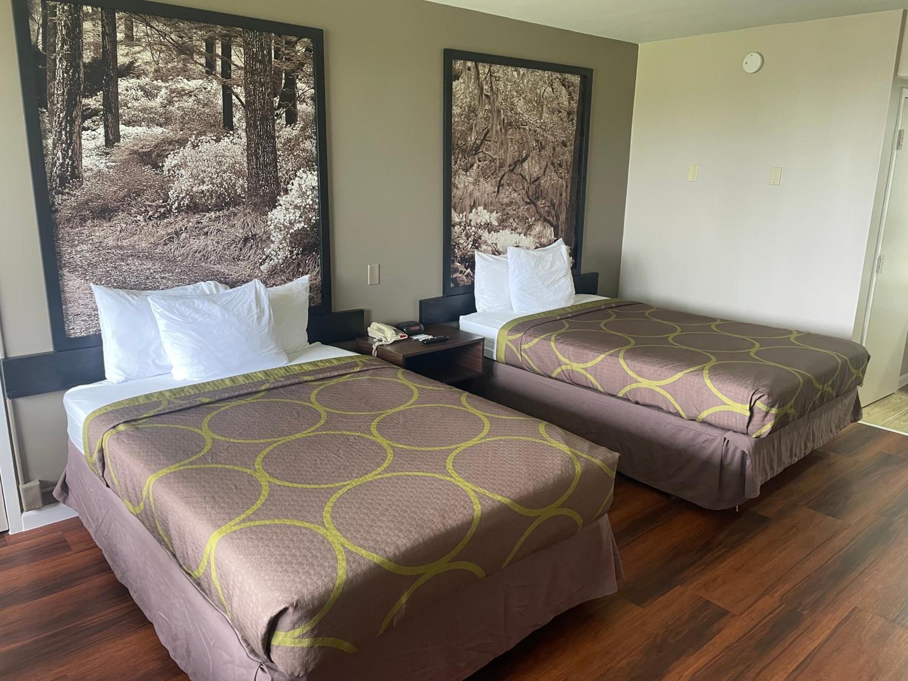 Double Room with Two Double Beds - Non-Smoking - Photo 3
