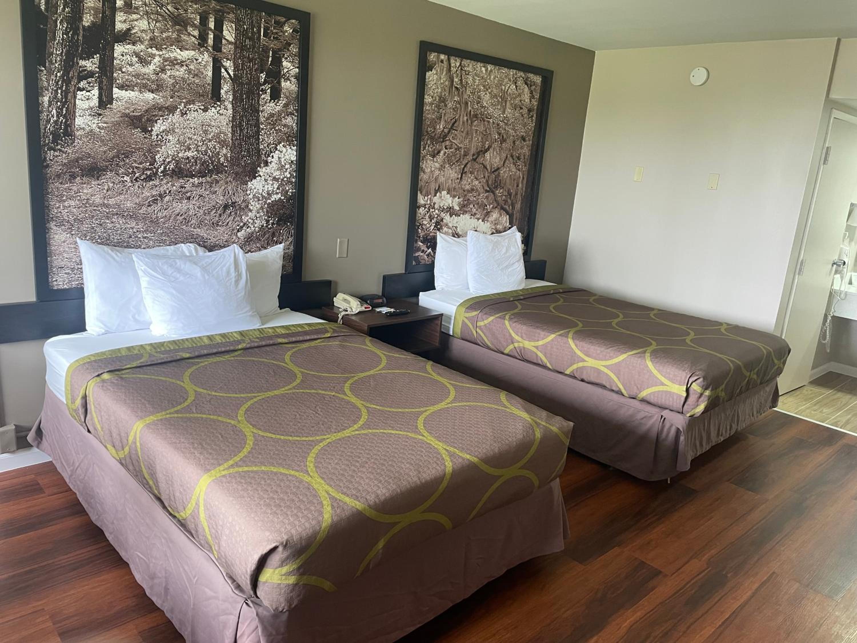 Double Room with Two Double Beds - Non-Smoking - Photo 4