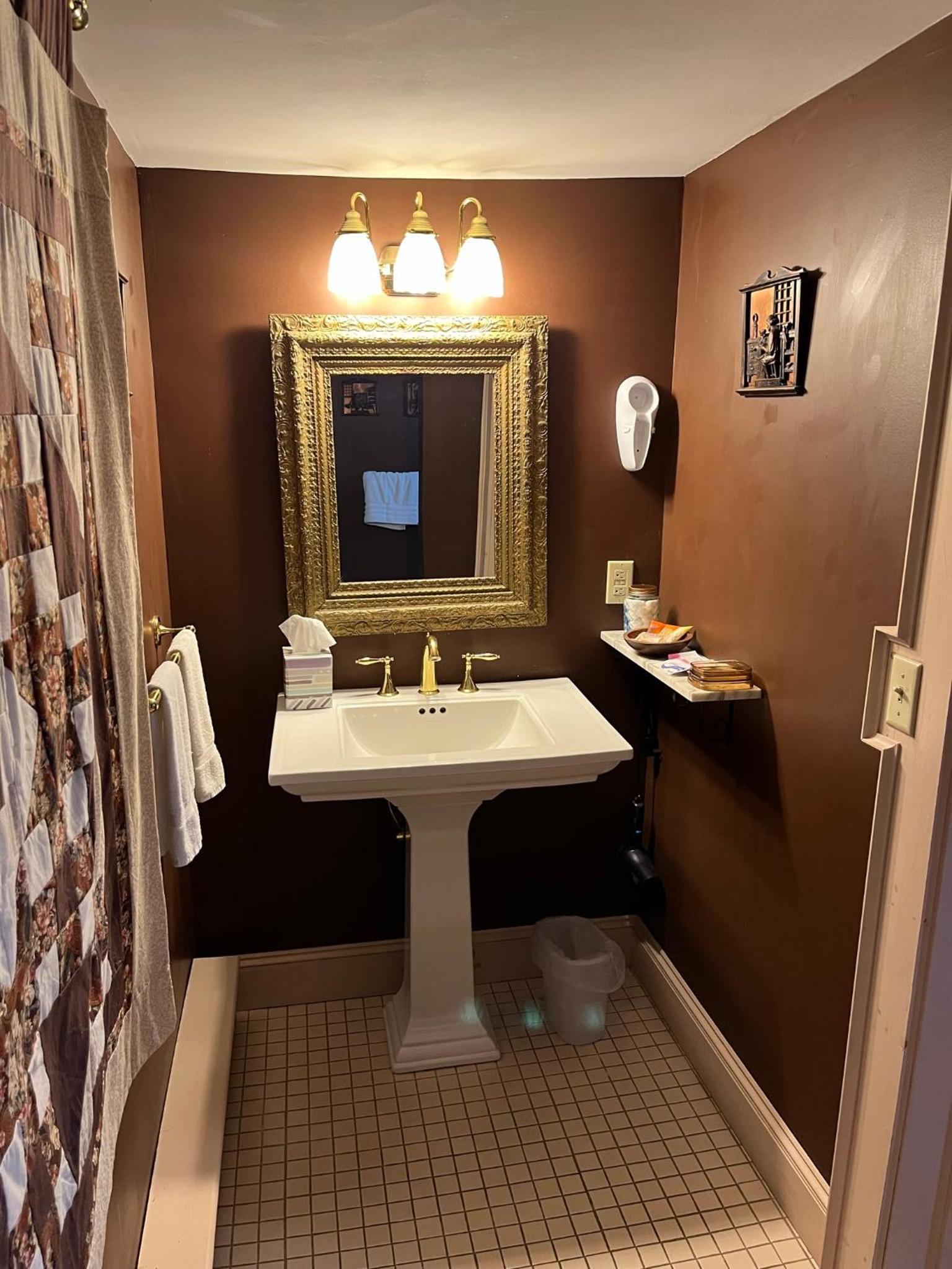 Deluxe Room (2 Adults + 1 Child) photo 3