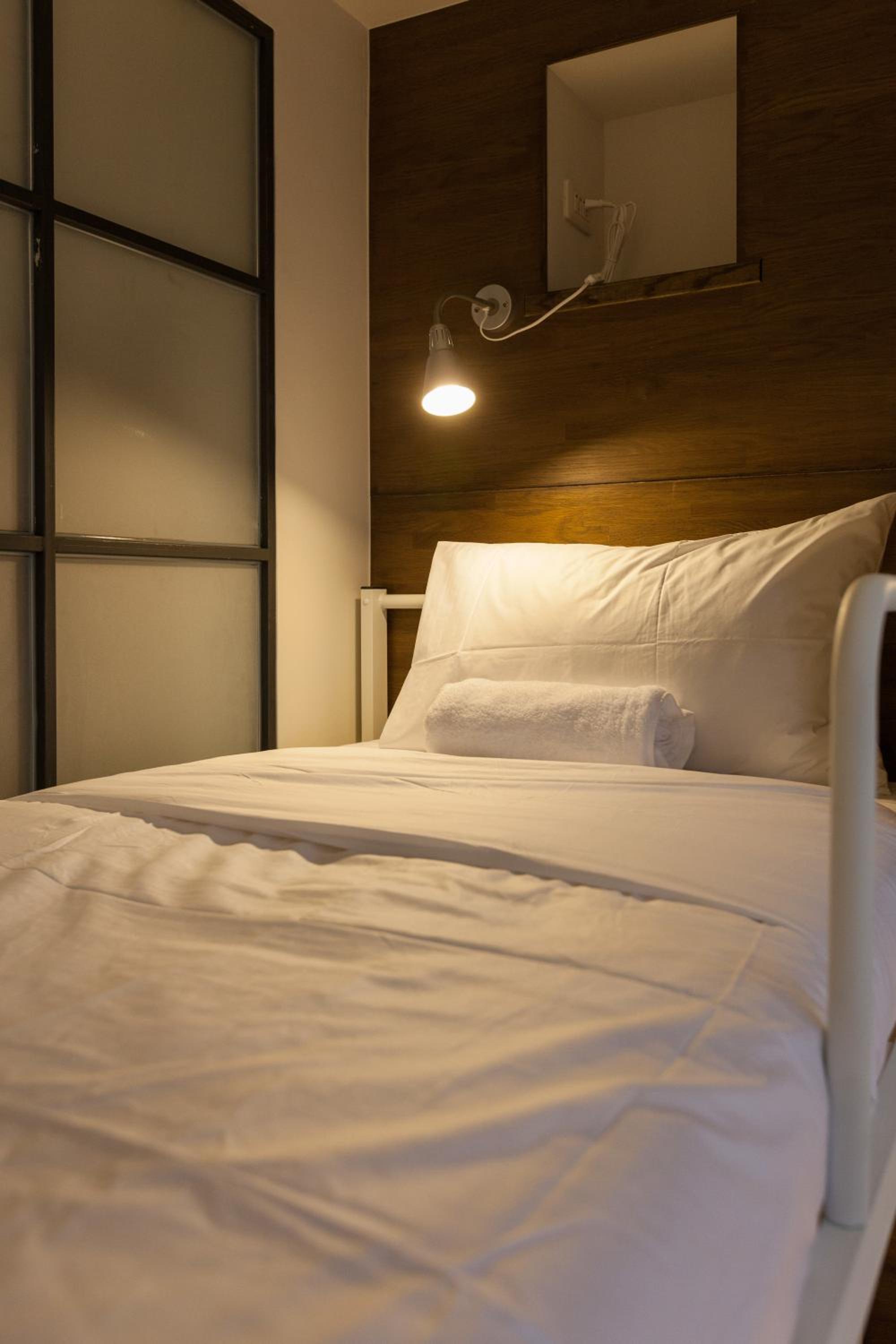 Bed in 6-Bed Female Dormitory Room photo 2