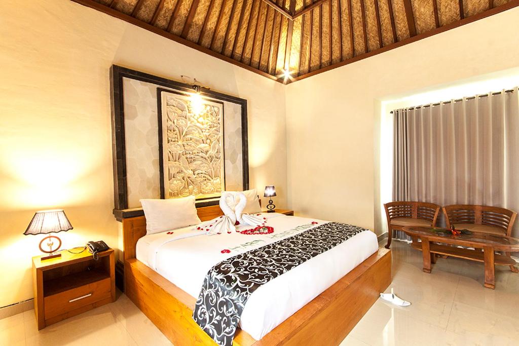 Villa with Private Pool - Photo 10