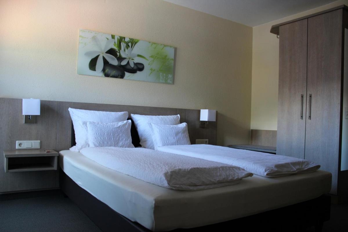 Budget Double Room photo 1