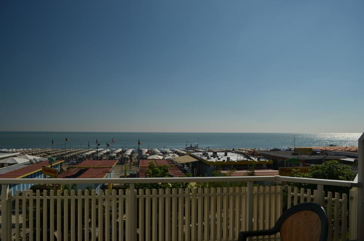 Double Room with Partial Sea View photo 1