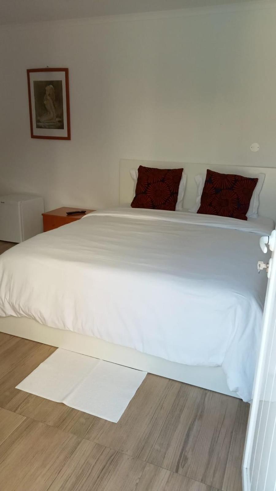 Suite with Pool View - Photo 1