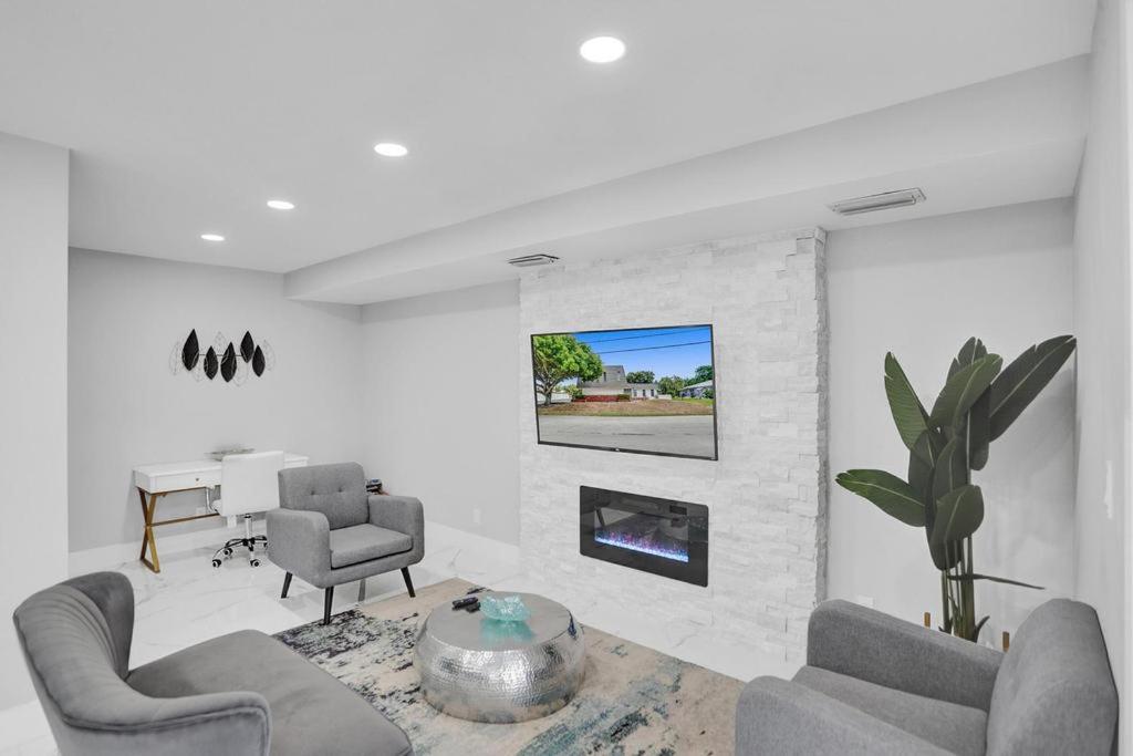 Seven-Bedroom House photo 1