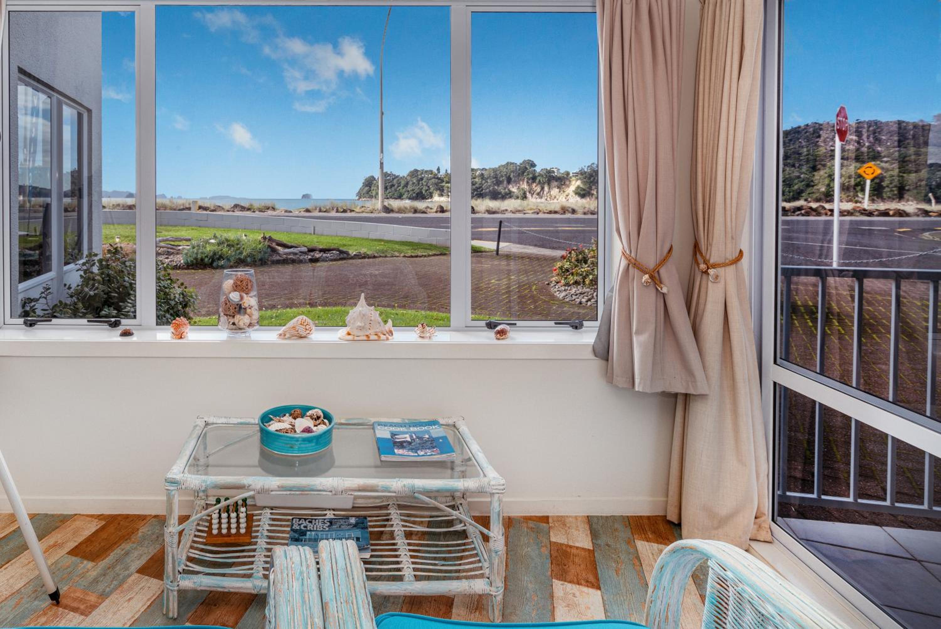 Studio Apartment with Sea View - Ground Floor photo 3