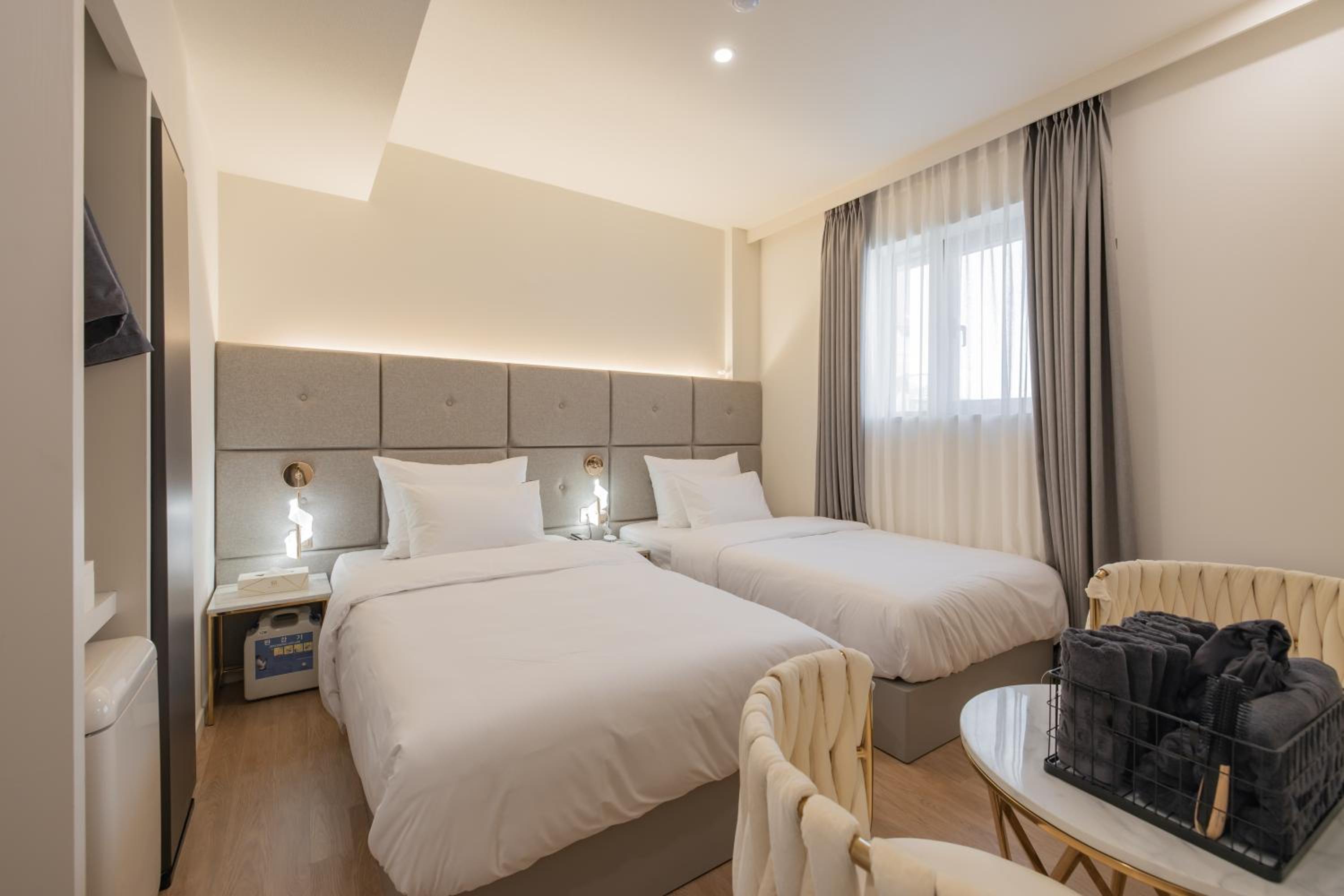 Deluxe Twin Room - Photo 1