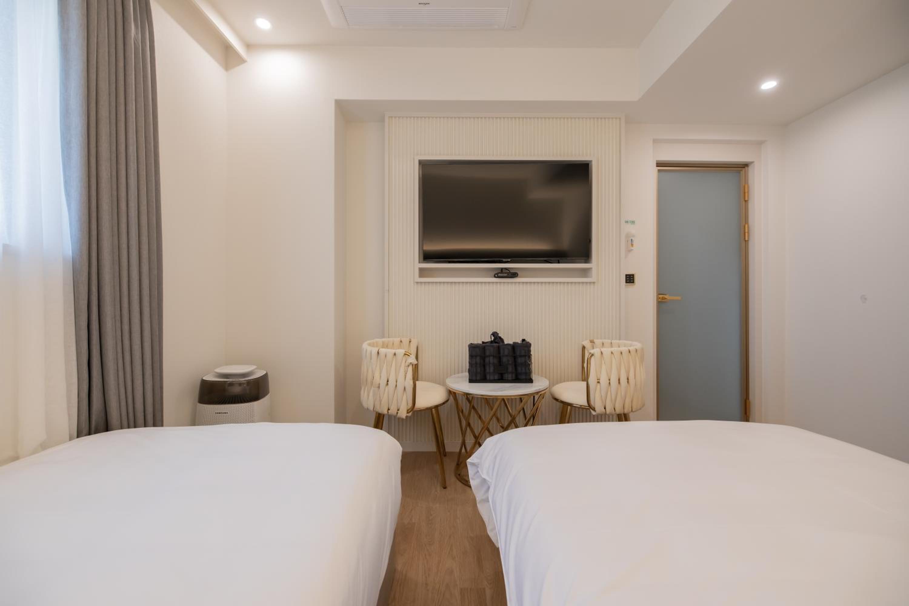 Deluxe Twin Room - Photo 10