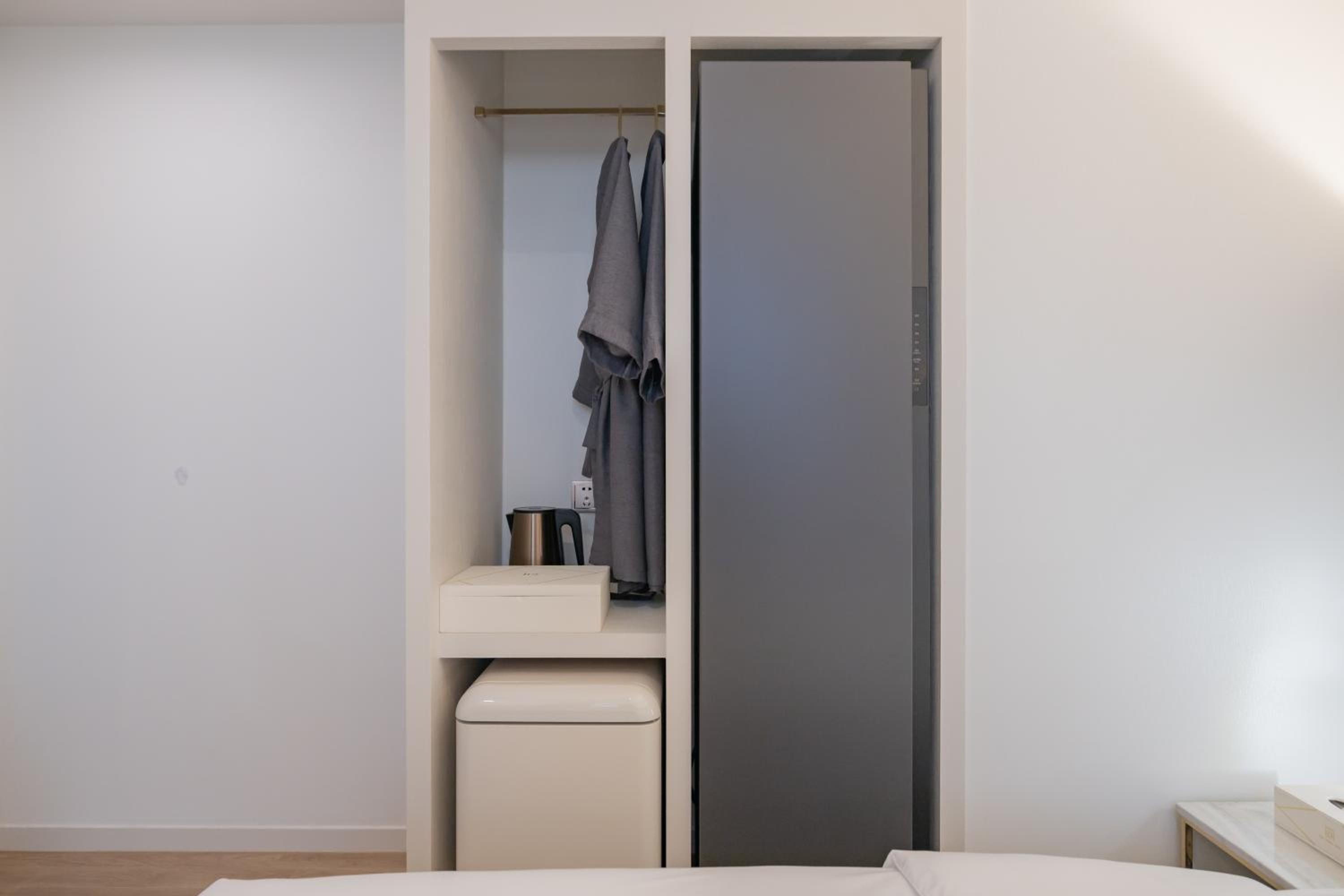 Deluxe Twin Room - Photo 7