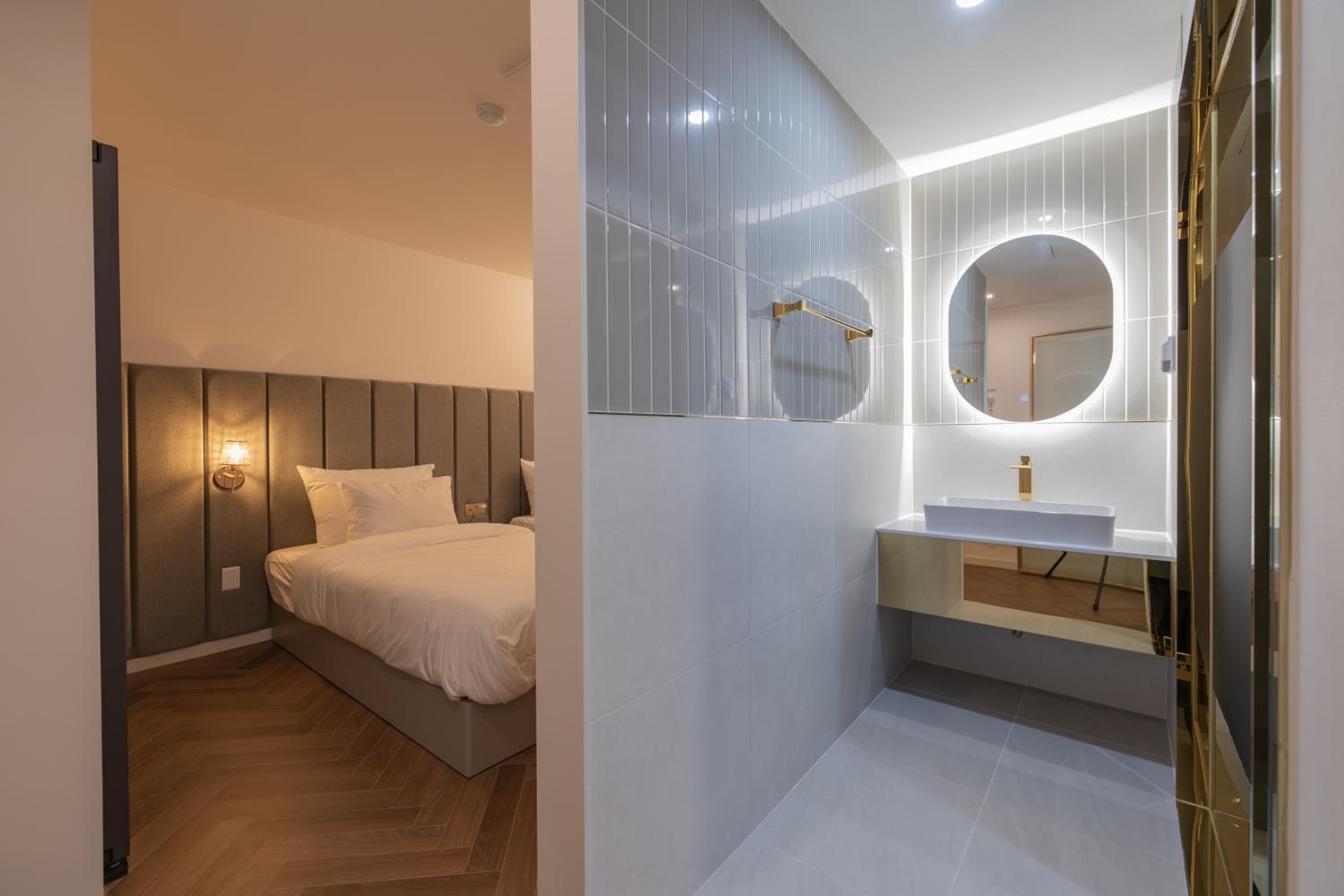 Twin Room - Photo 9