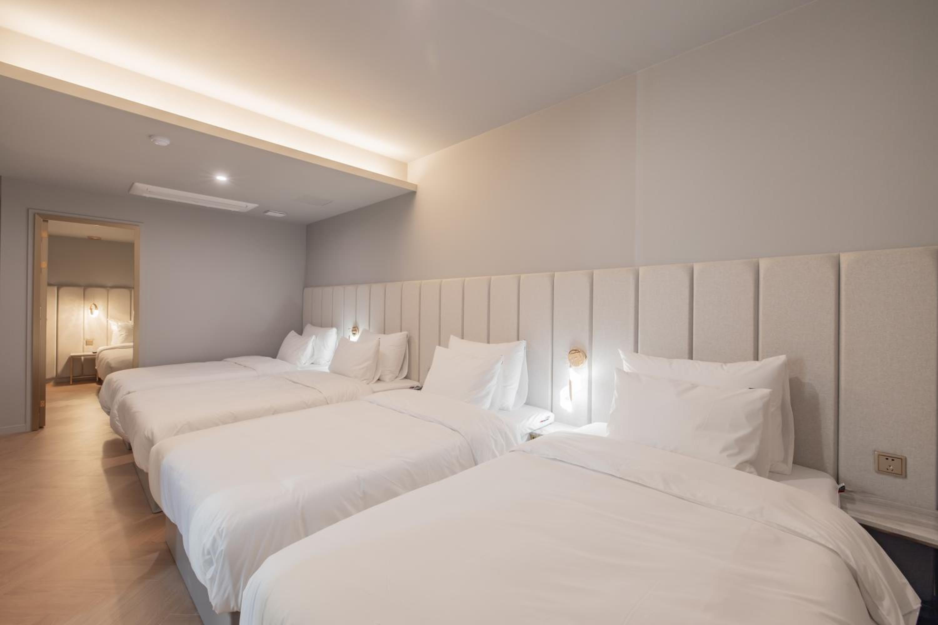 Family Suite - Photo 18