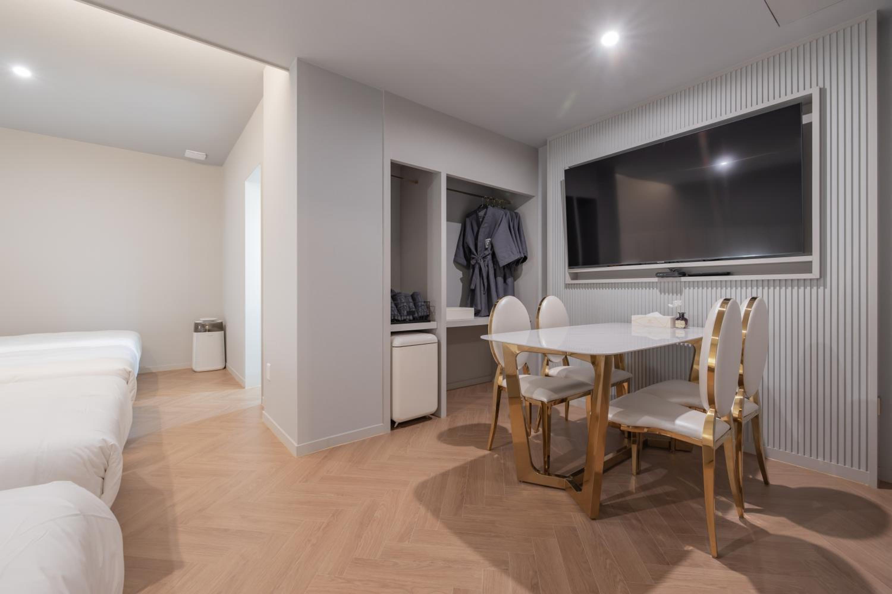 Family Suite - Photo 8