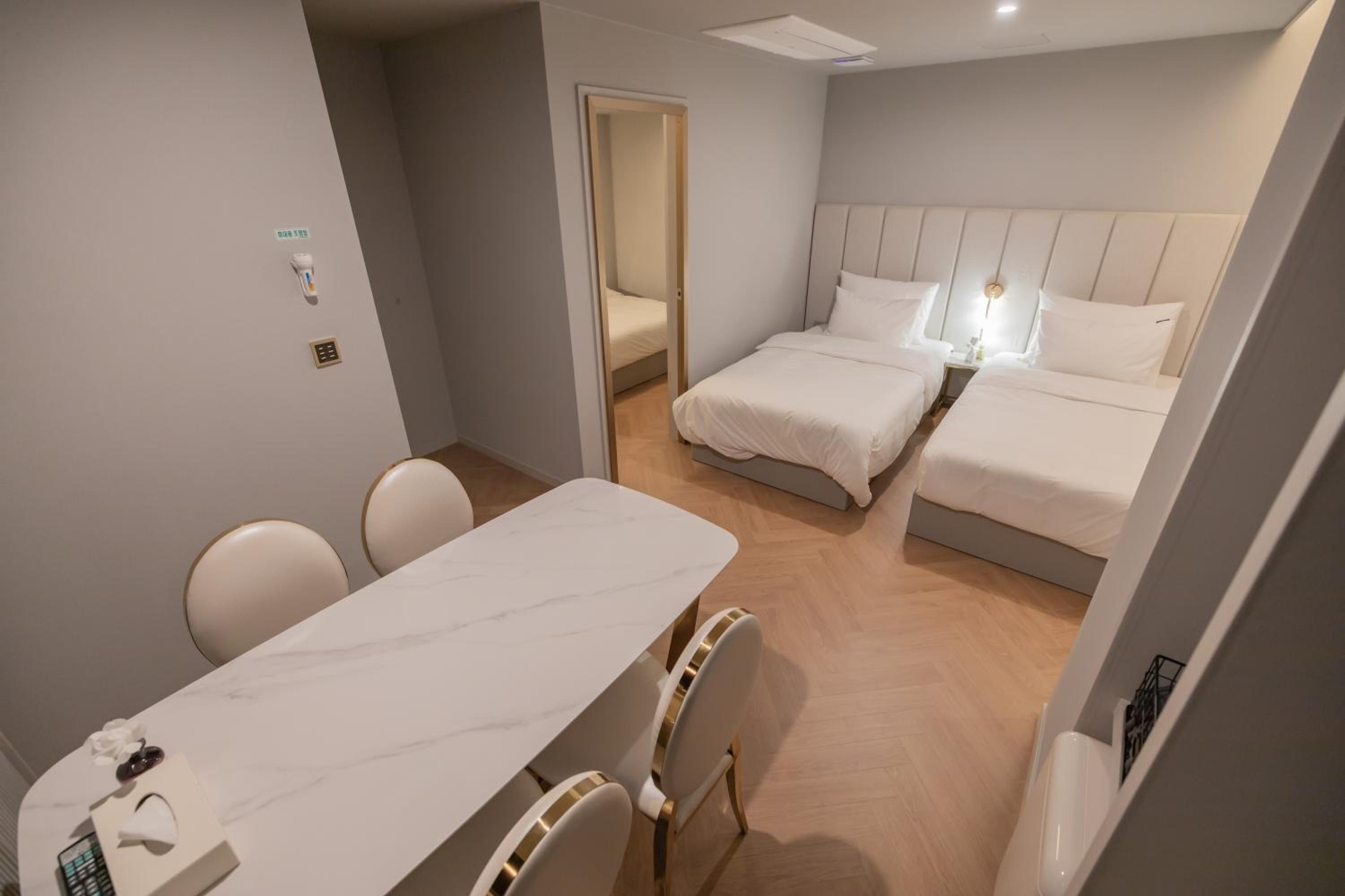 Family Suite - Photo 13