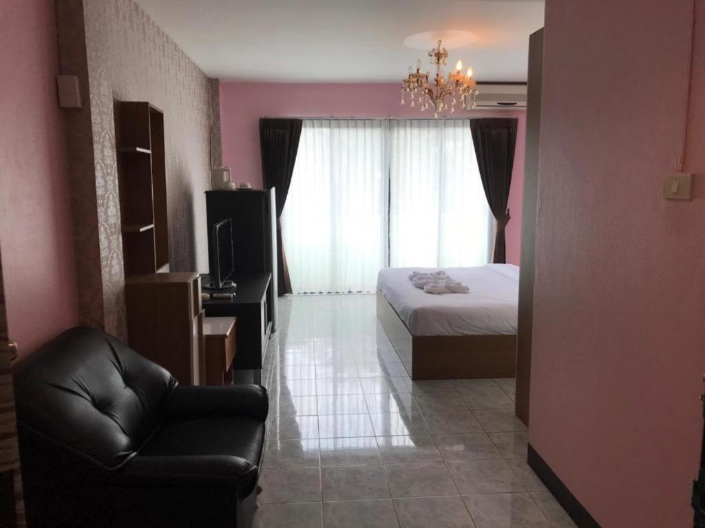 Small Double Room - Photo 2
