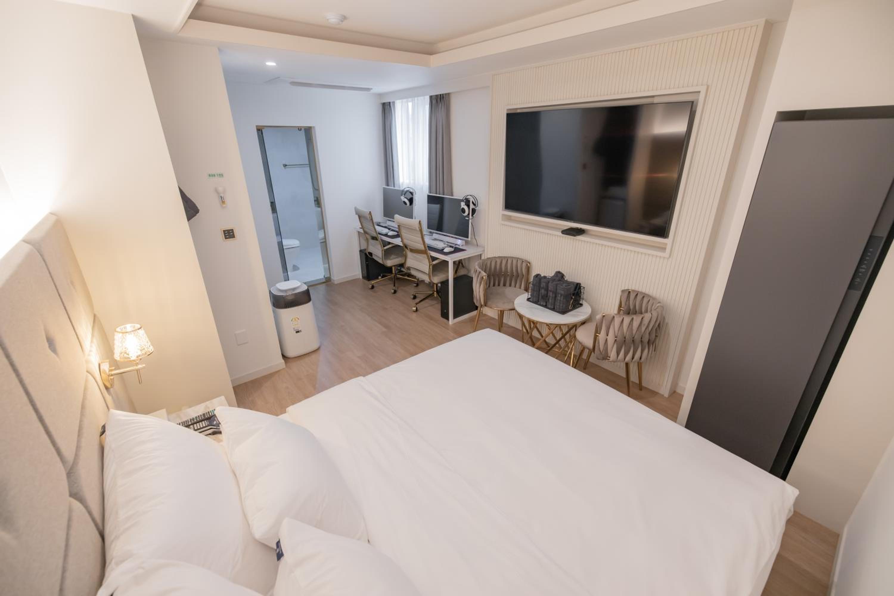 Large Double Room