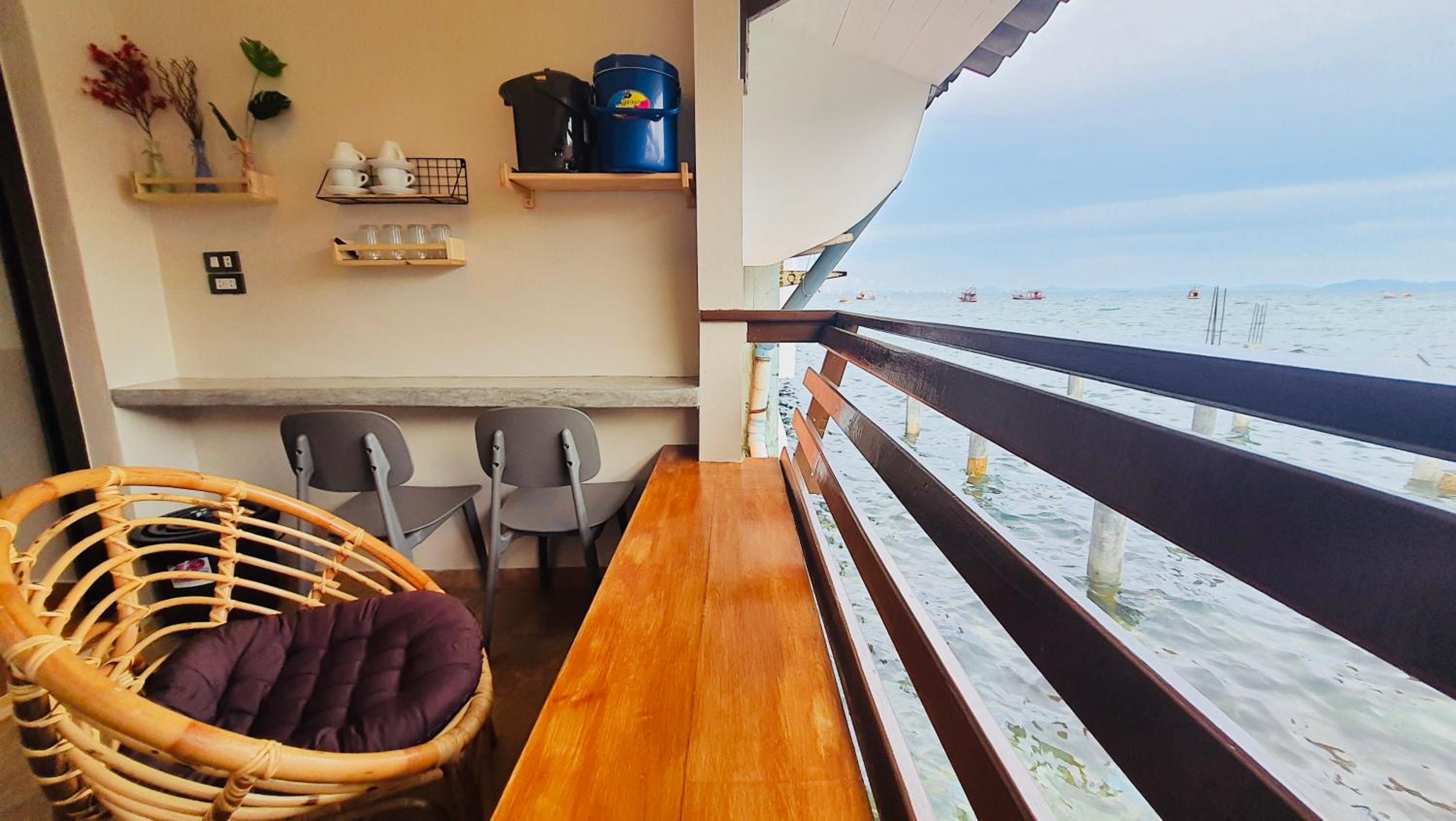 Deluxe Double Room with Balcony and Sea View - Photo 5
