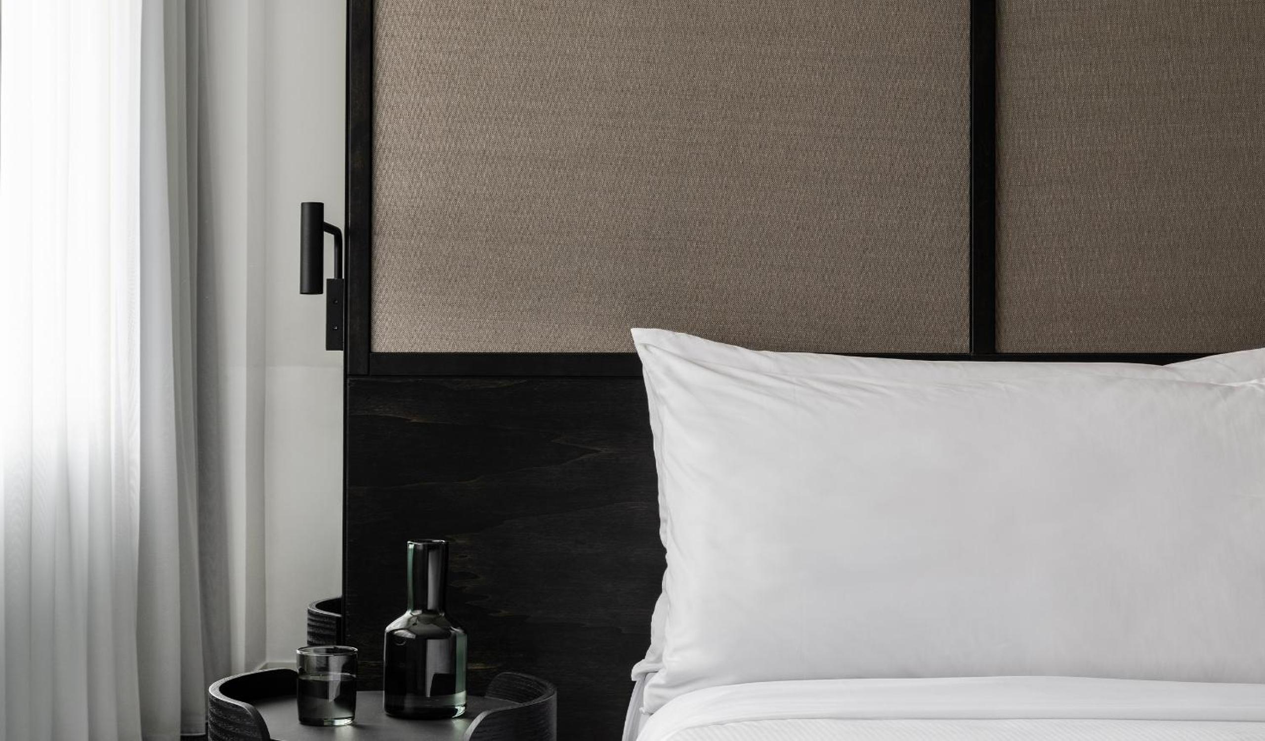Lancemore Twin Room – complimentary drinks during hosted hour and WiFi