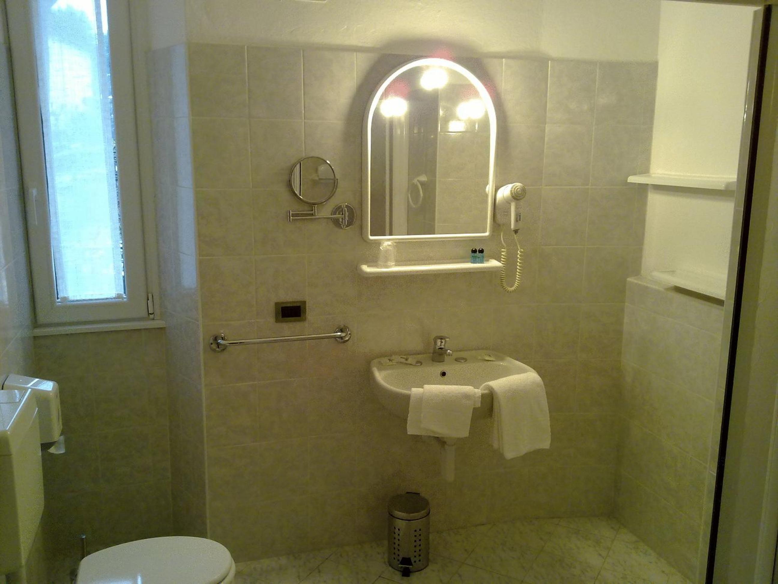 Superior Double or Twin Room - Photo 2