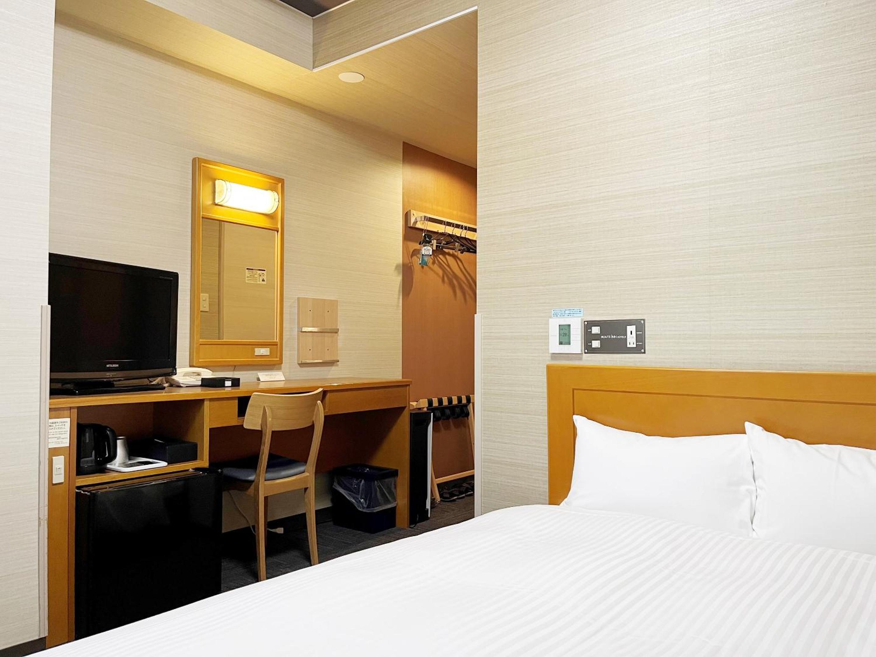 Double Room with a Small Double Bed - Smoking photo 1