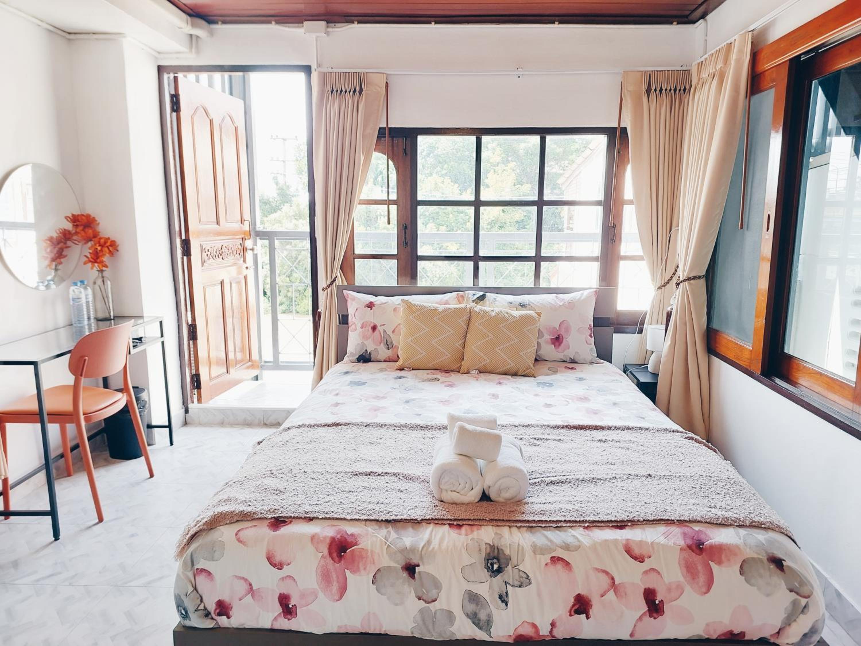Standard Double Room - Photo 4