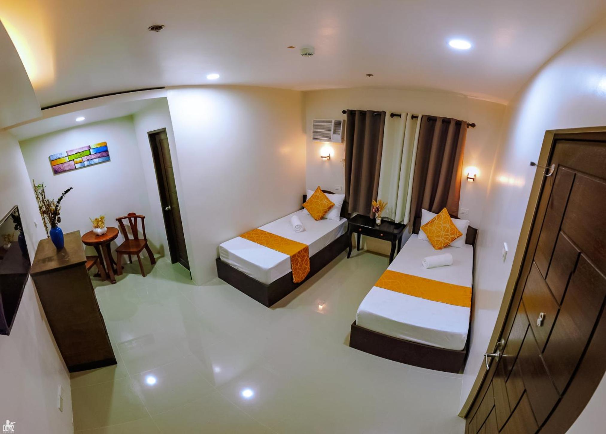 Deluxe Twin Room - Photo 2