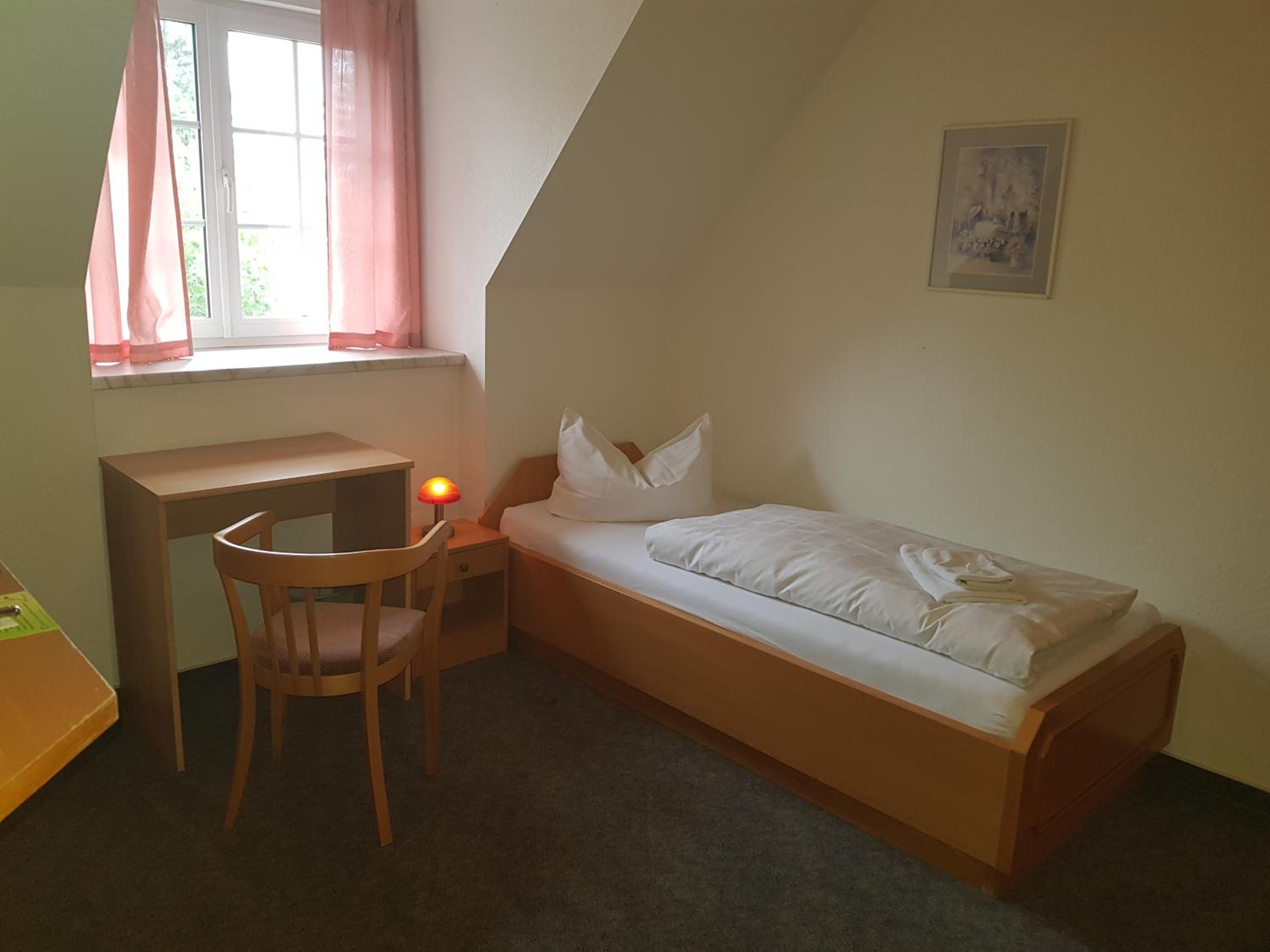 Single Room photo 2
