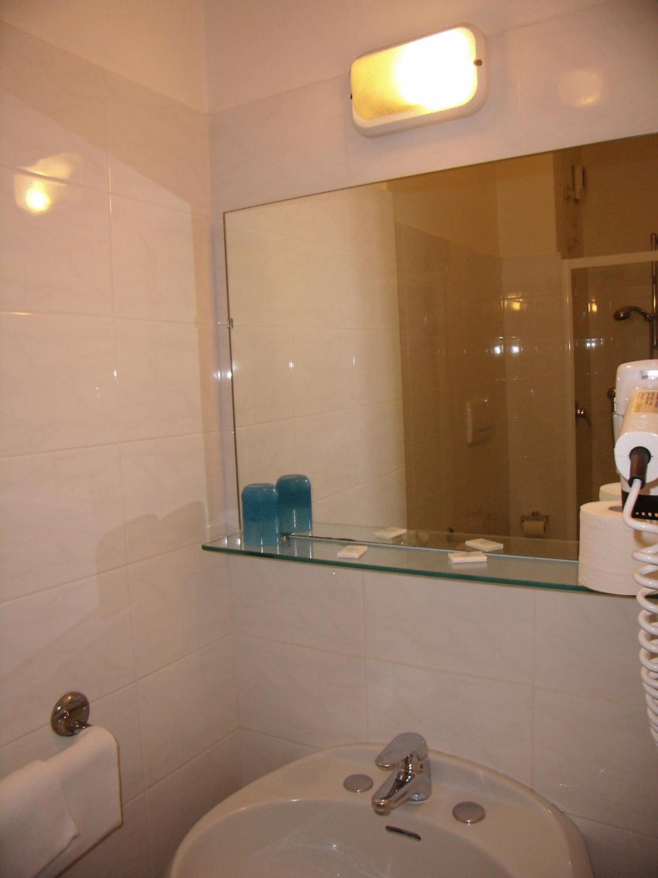 Double Room - Photo 20