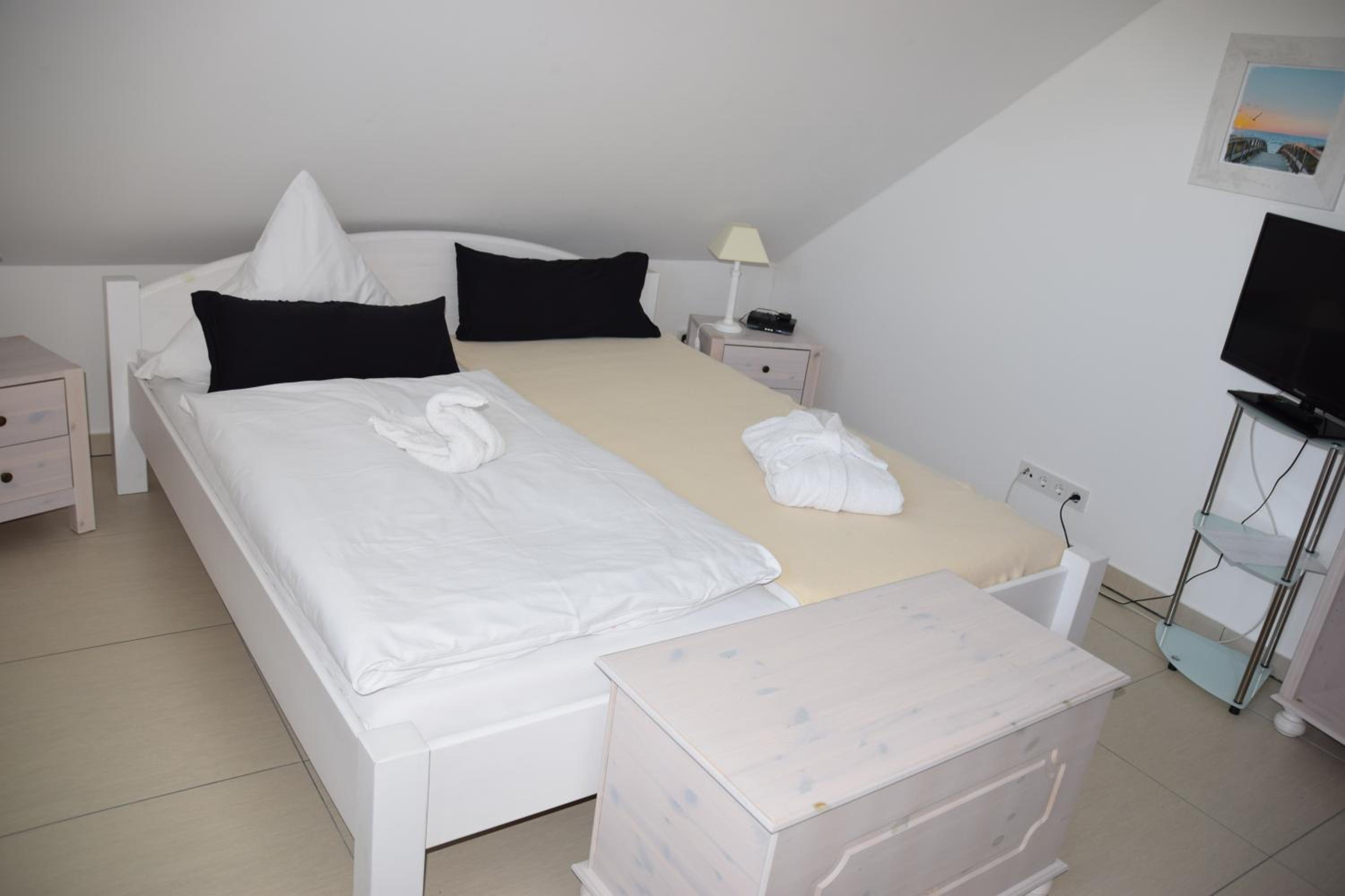 Two-Bedroom House photo 3