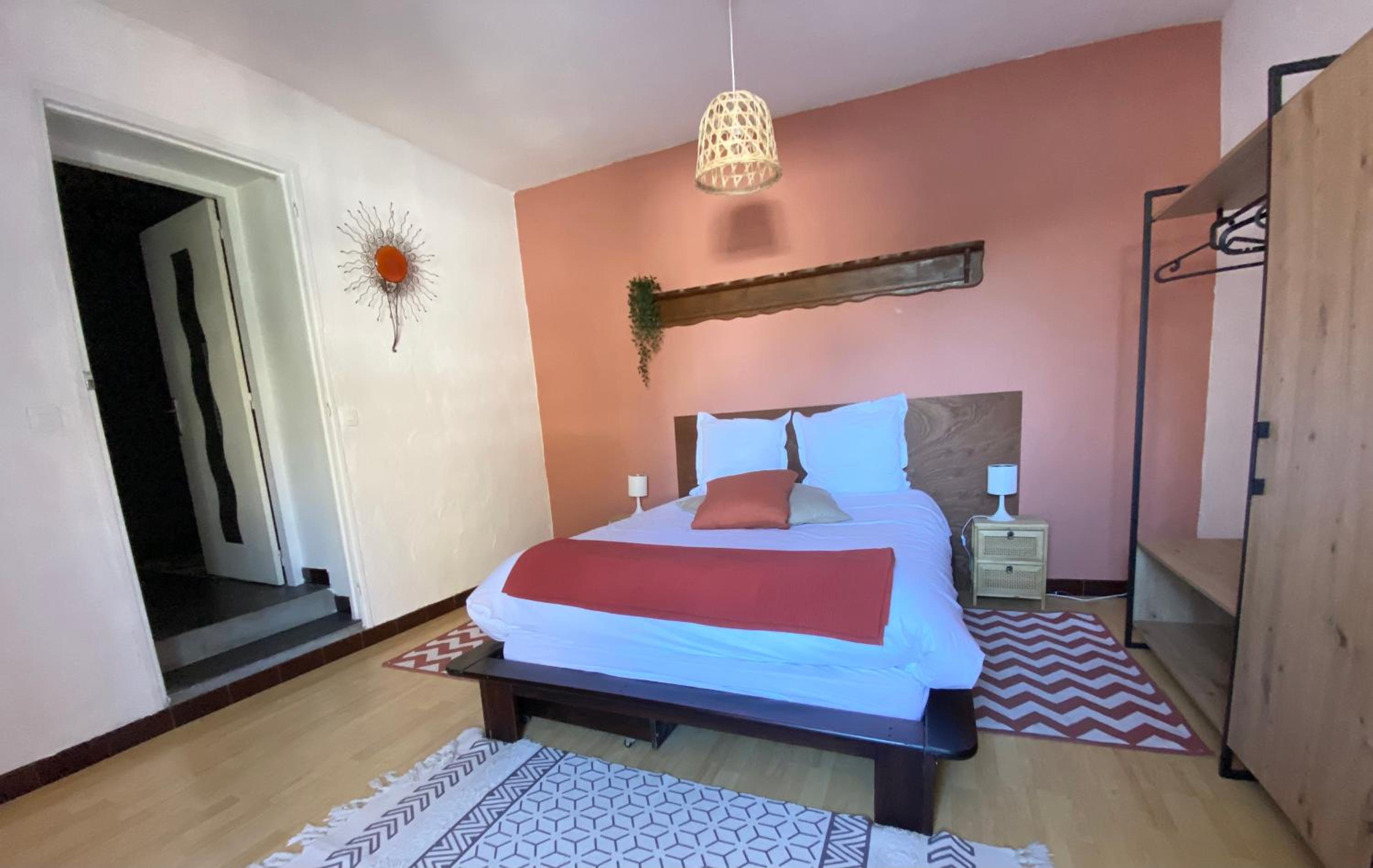 Deluxe Room - Photo 7