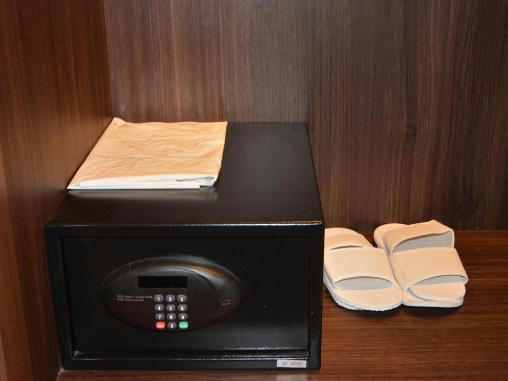 Deluxe Twin Room - Non-Smoking photo 2