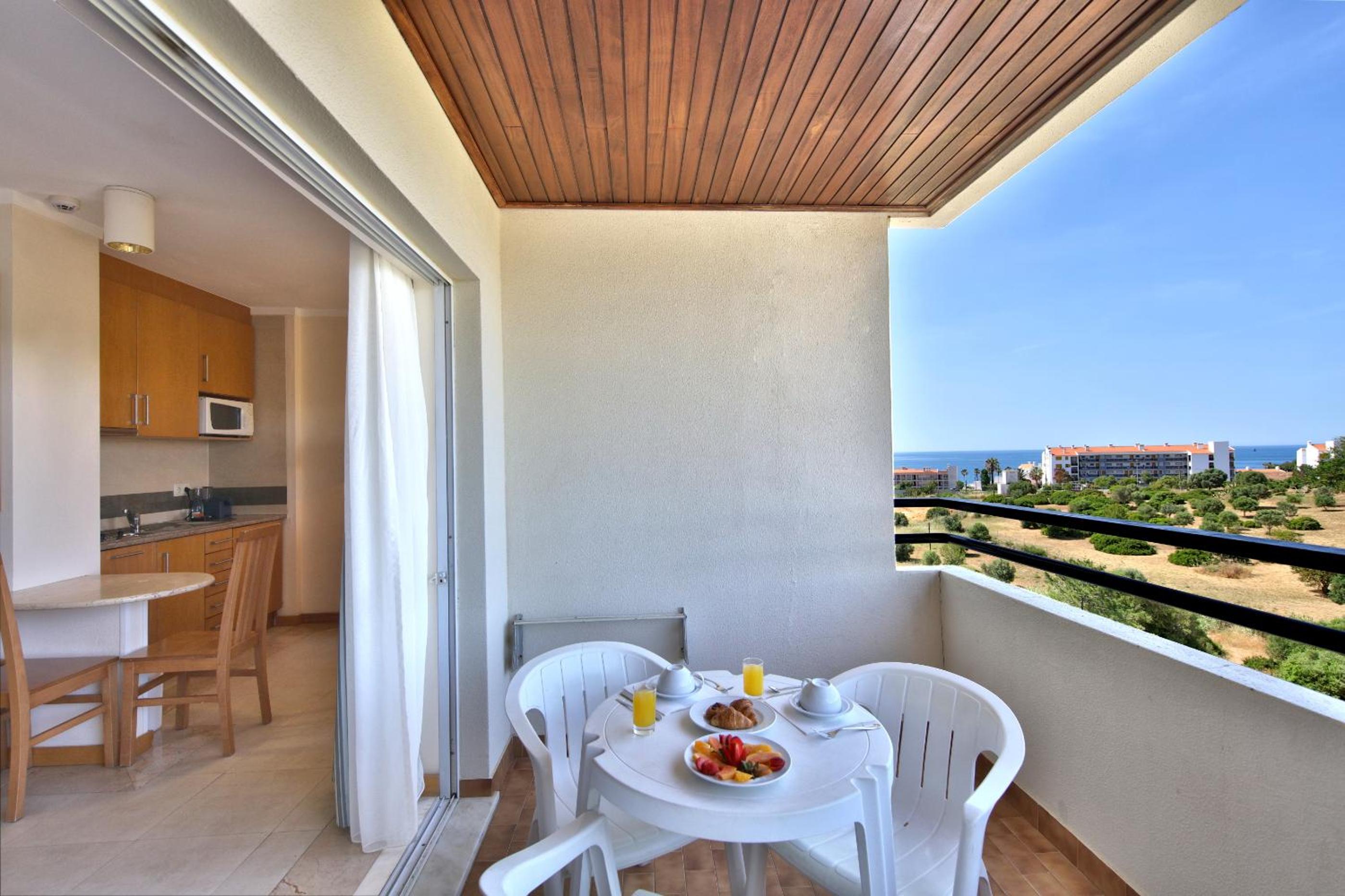 Junior Suite with Partial Sea View