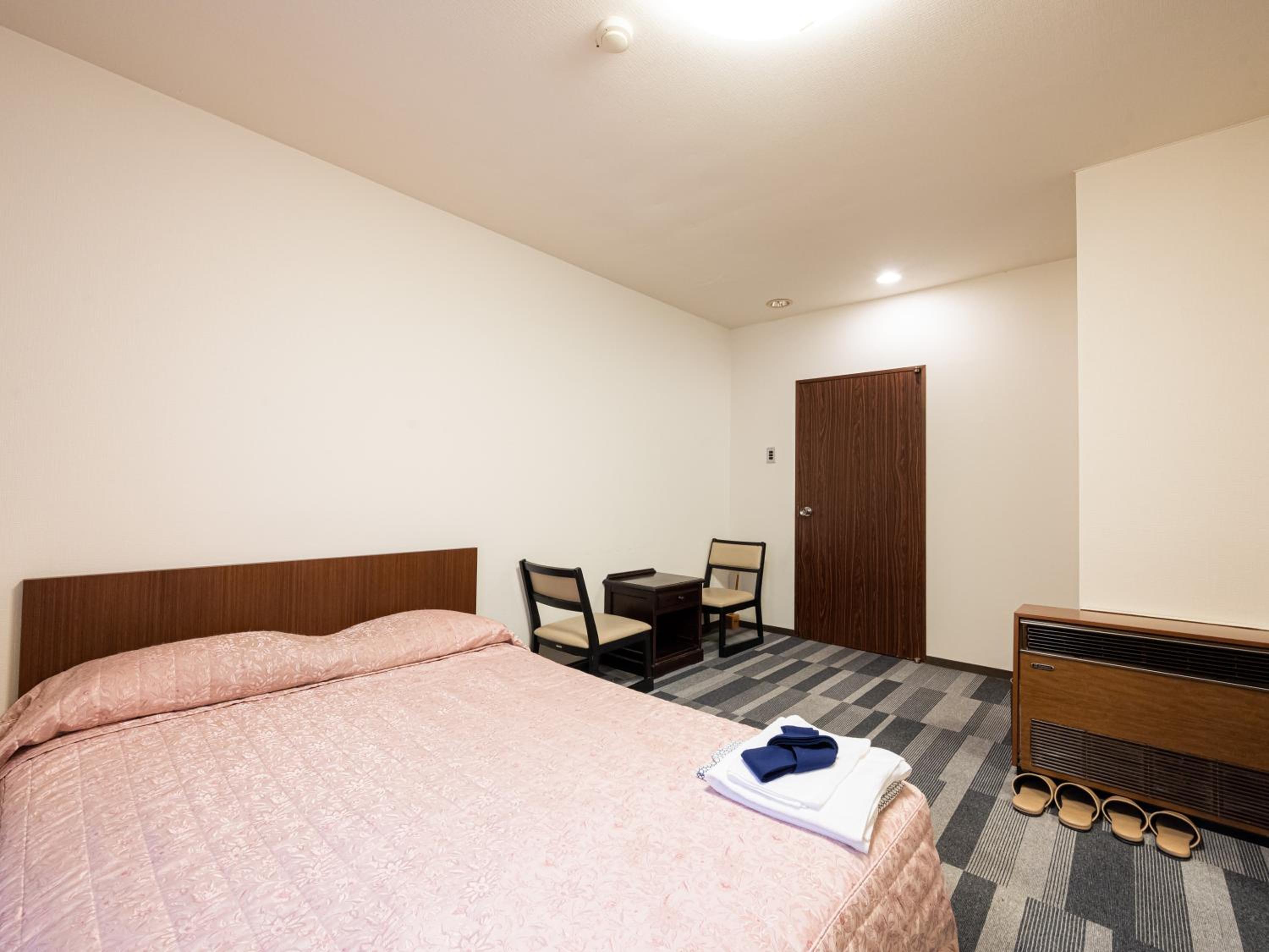 Double Room - Smoking photo 1