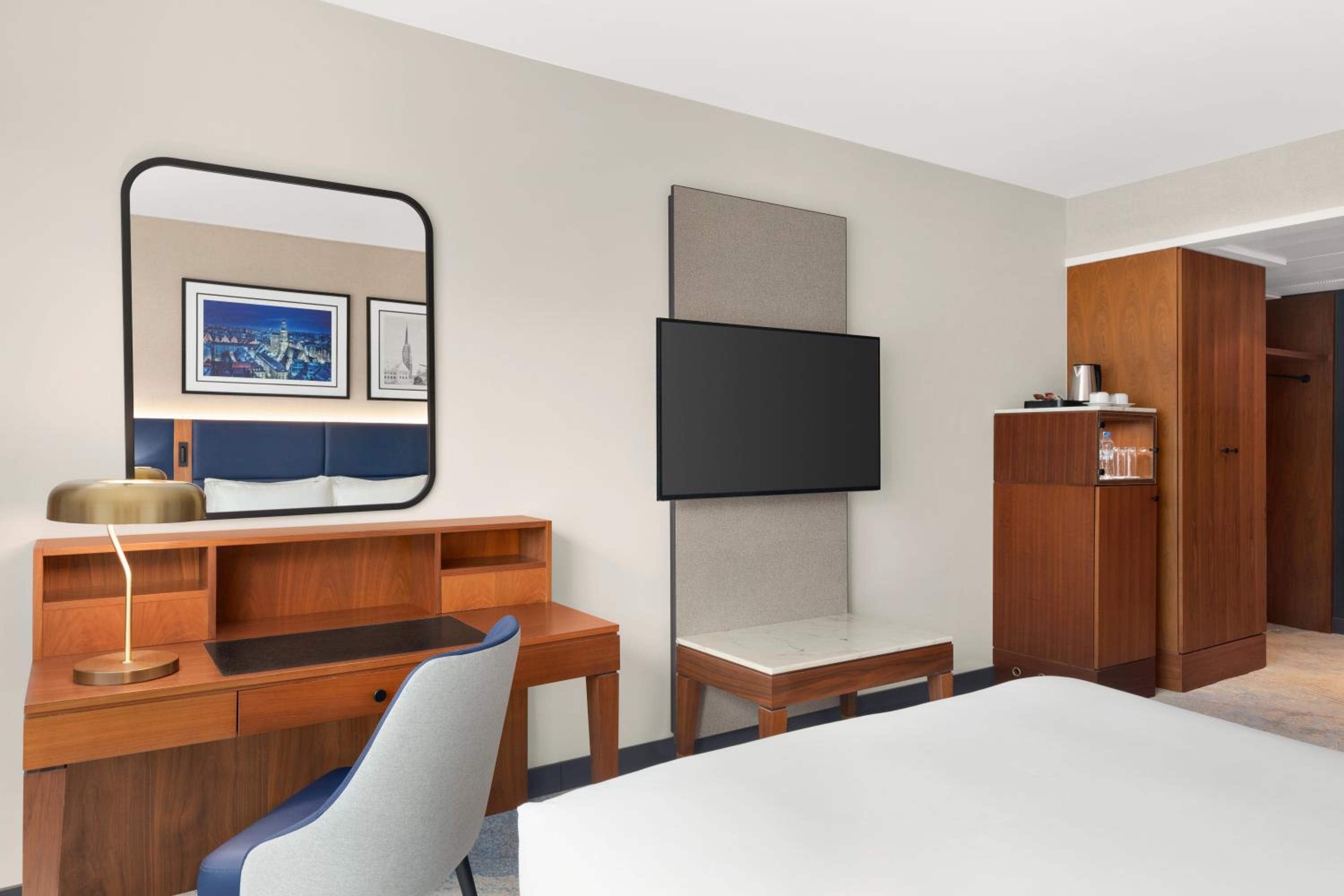 Business King Room - Photo 4