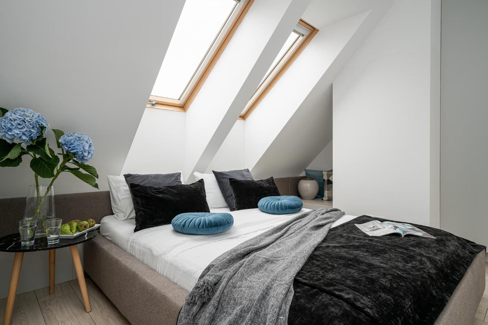 One-Bedroom Apartment - Photo 1